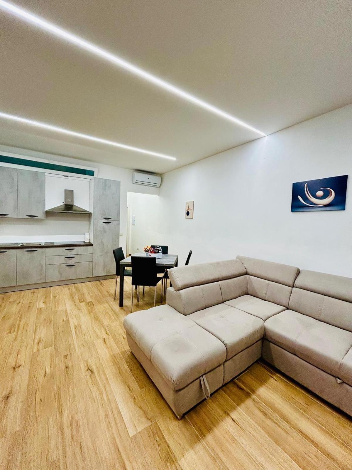 One-bedroom Loft Apartment  photo 2