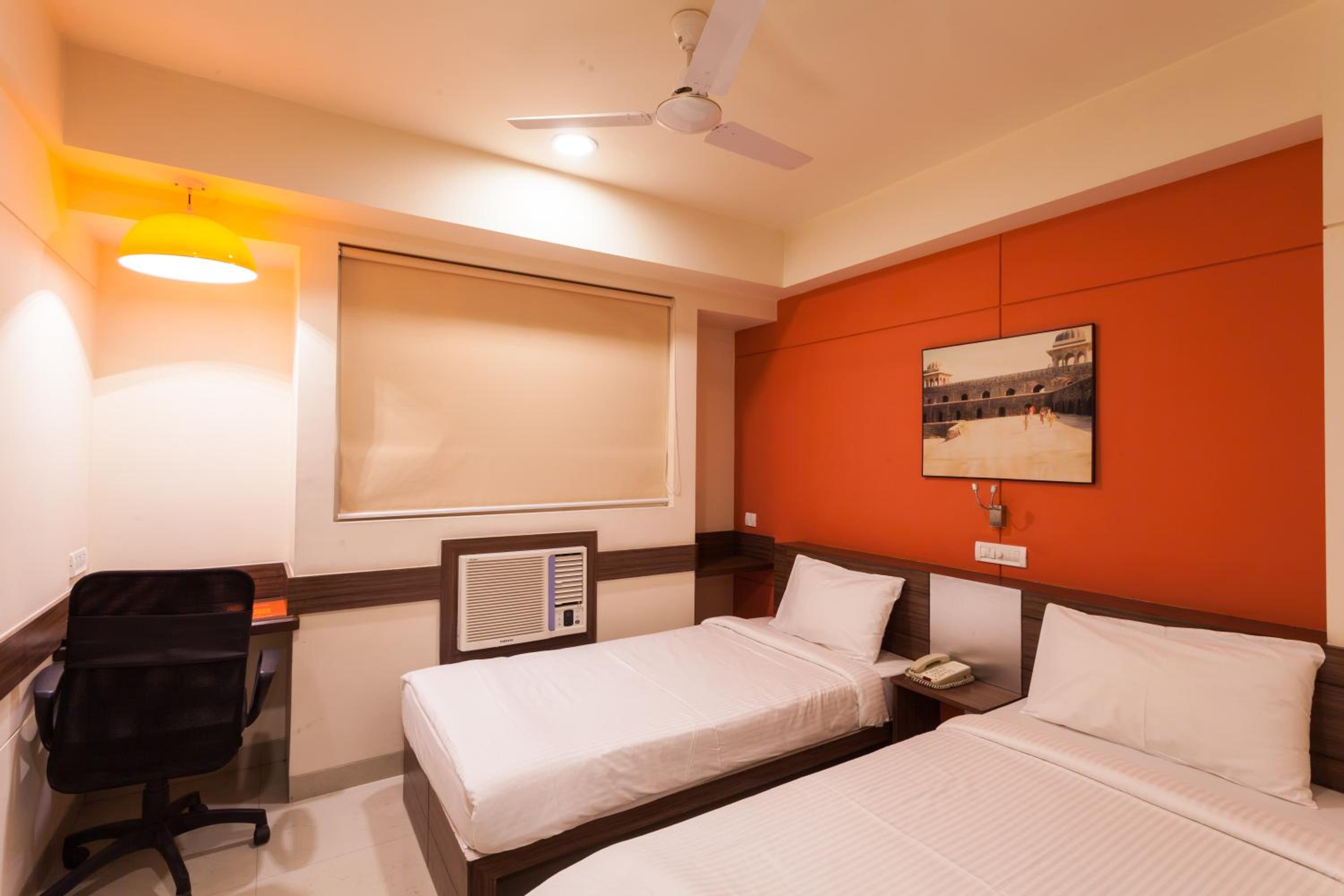Queen Room - Photo 4