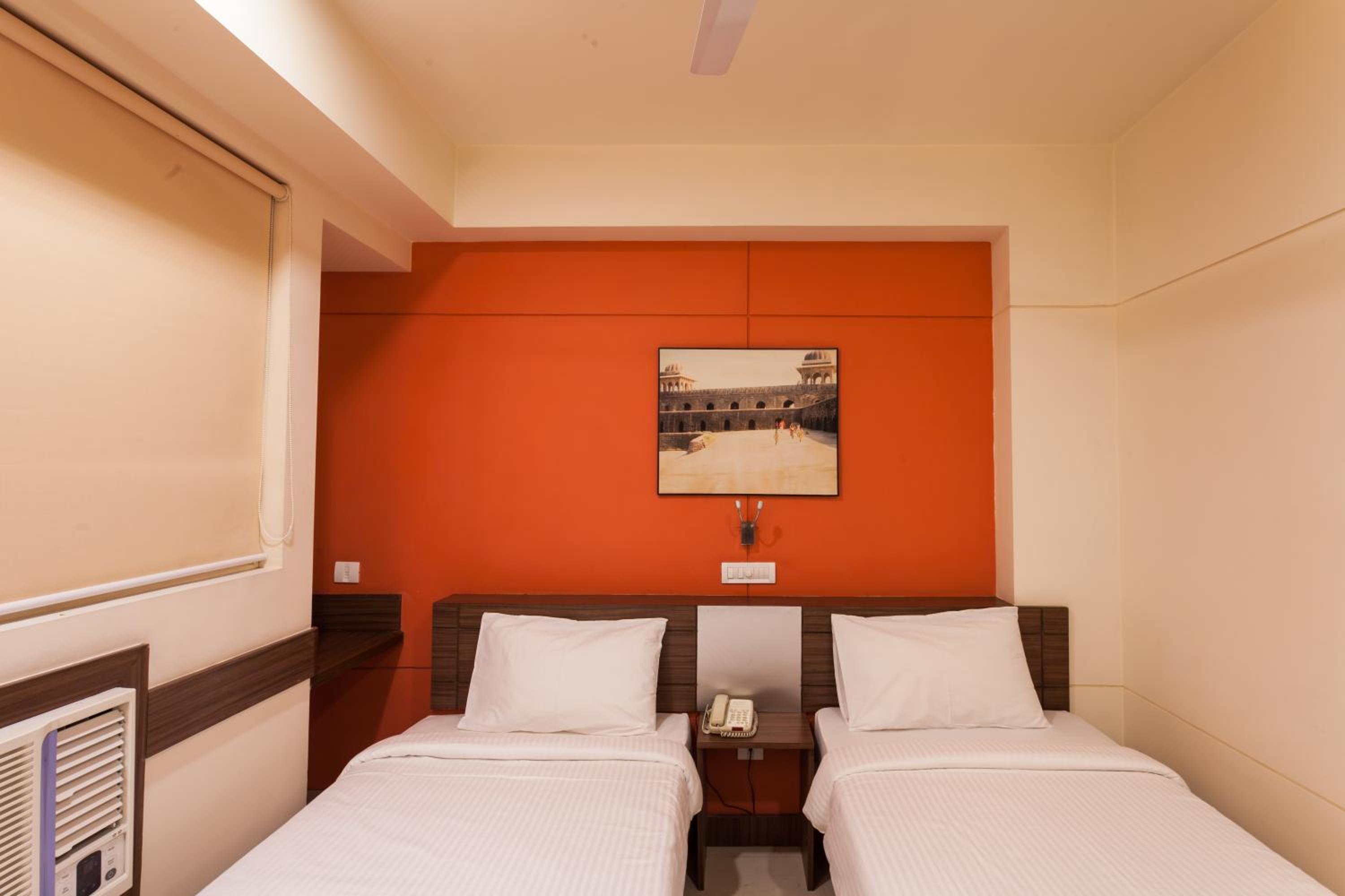 Queen Room - Photo 5