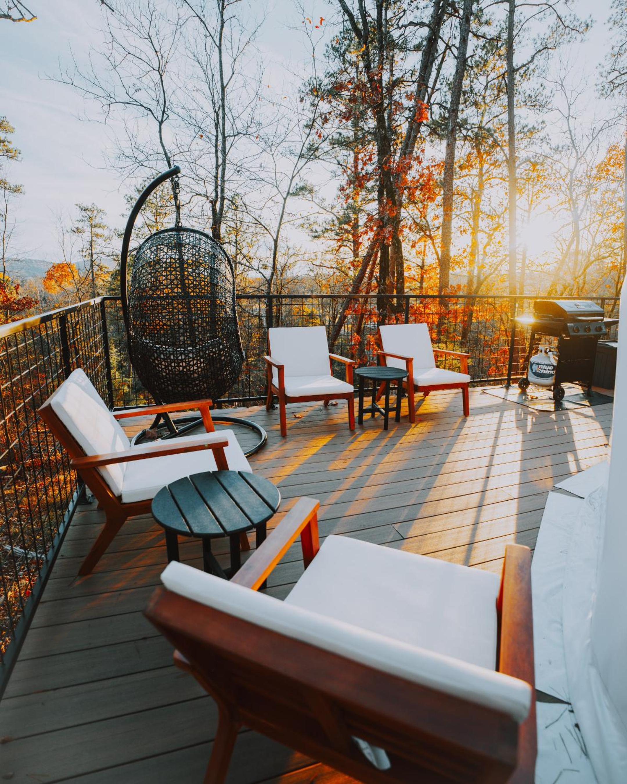 Suite with Hot Tub - Photo 16