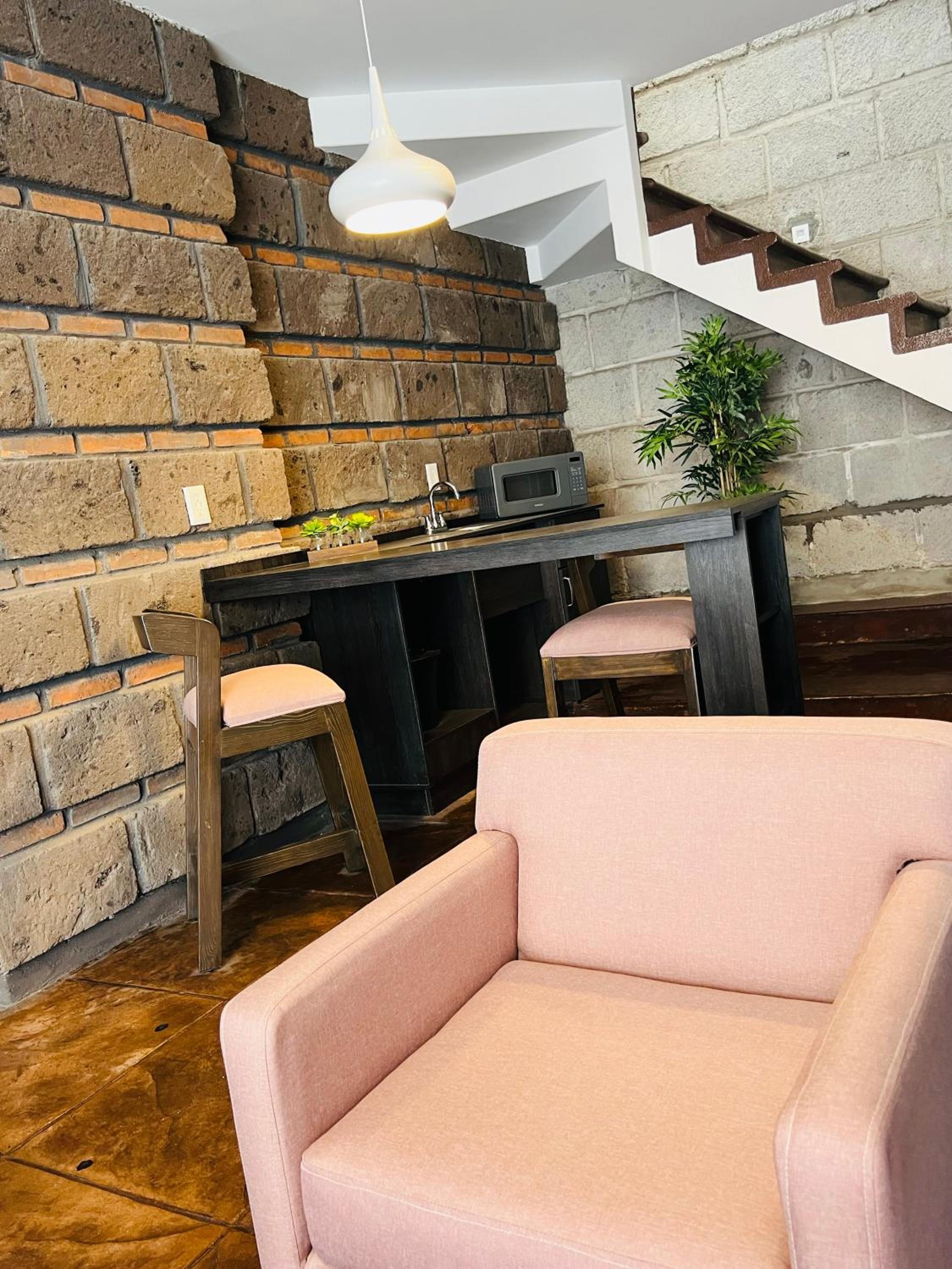 Executive Suite - Photo 11