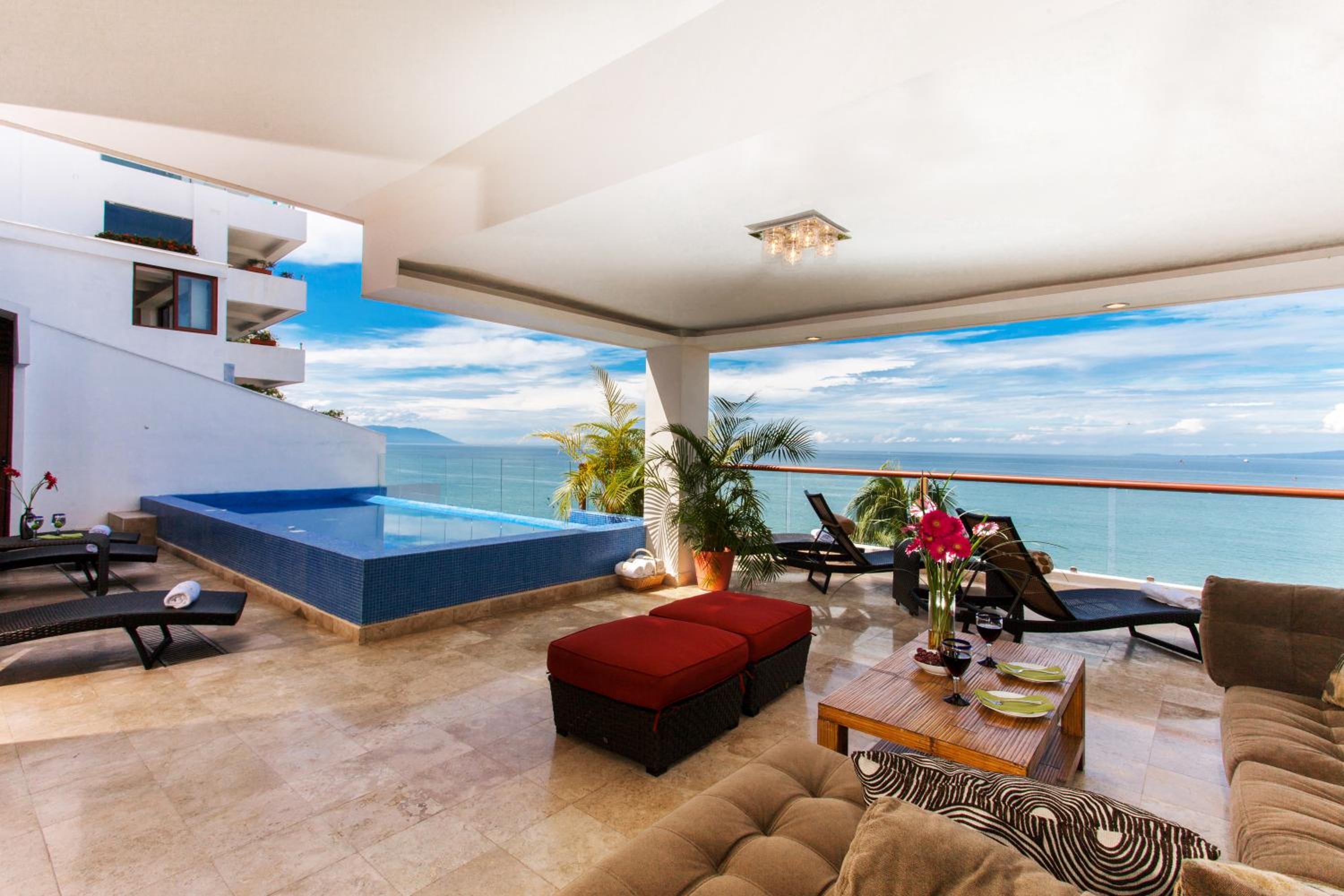 Three-Bedroom Suite with Private Pool - Photo 31