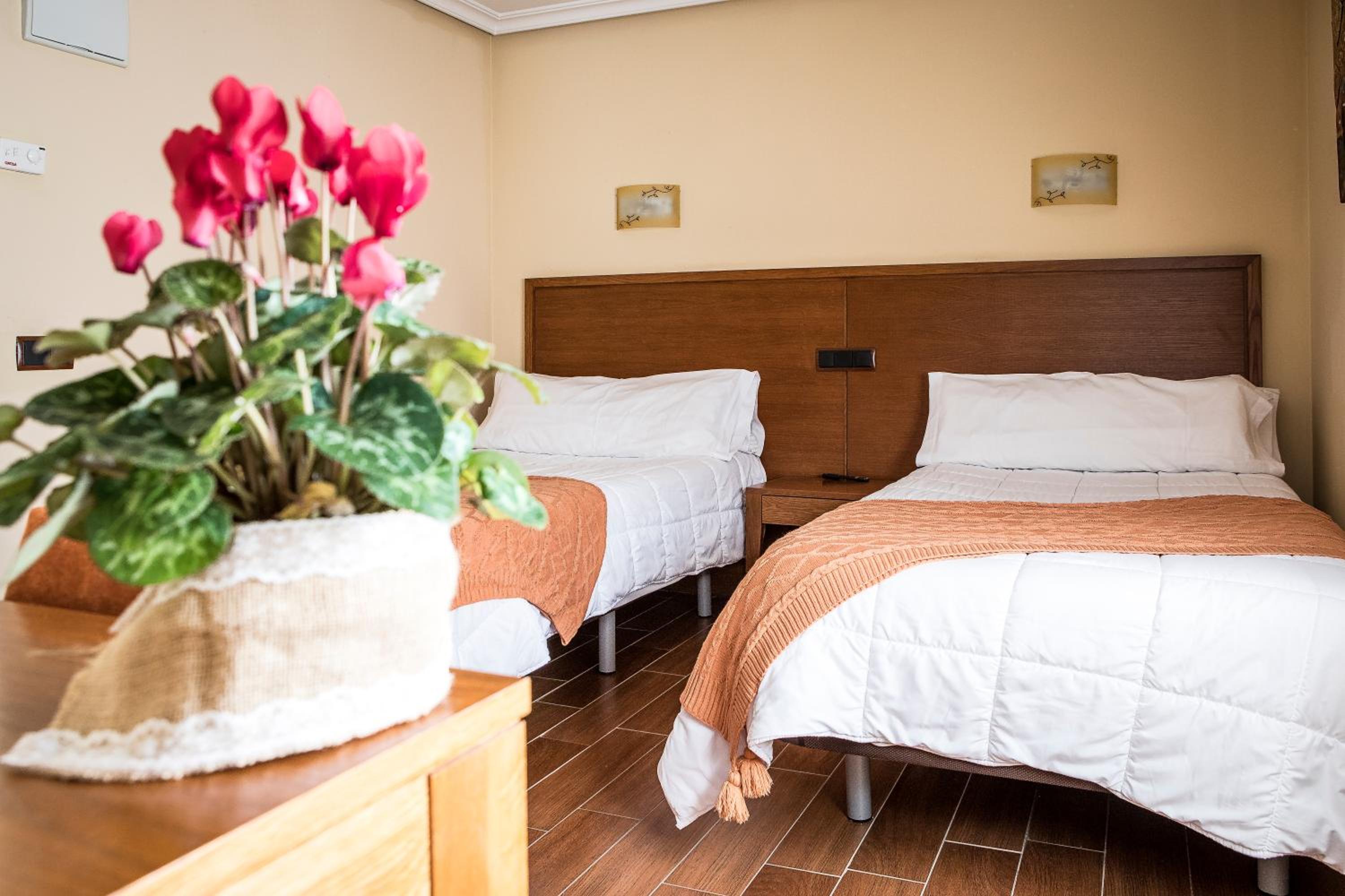 Double Room - Photo 3