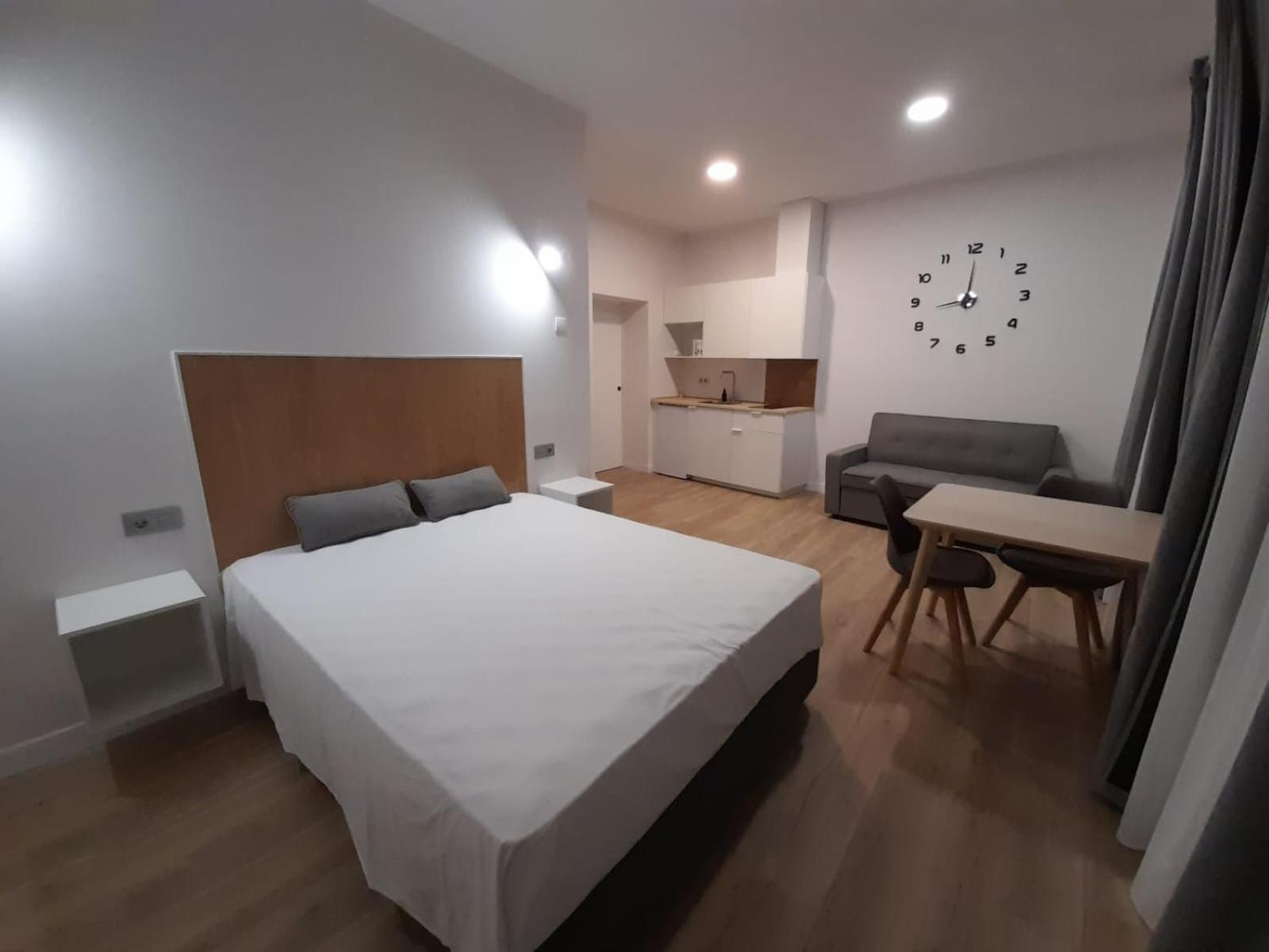 Studio with Sofa Bed photo 3