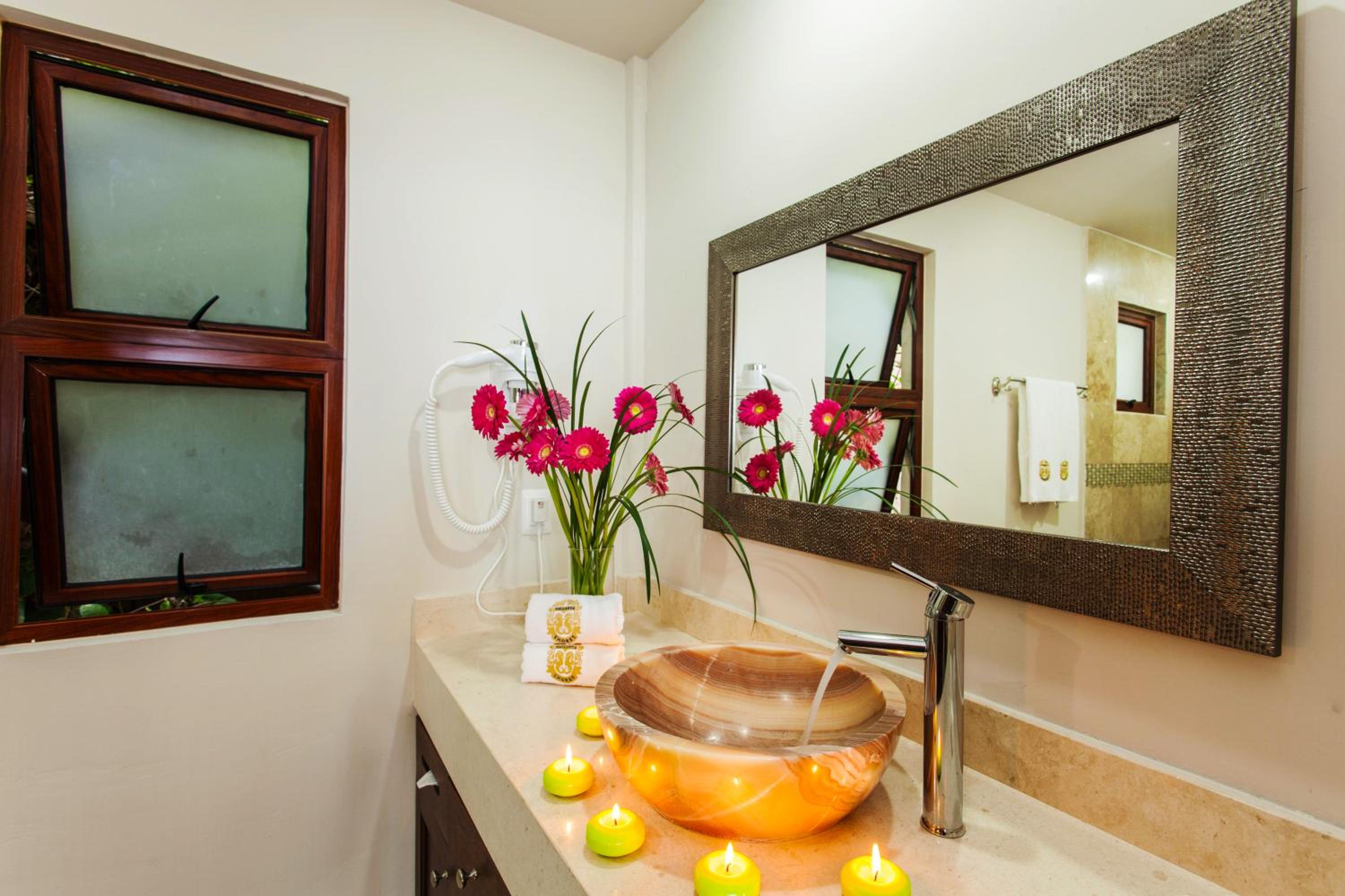 Three-Bedroom Suite with Private Pool - Photo 18
