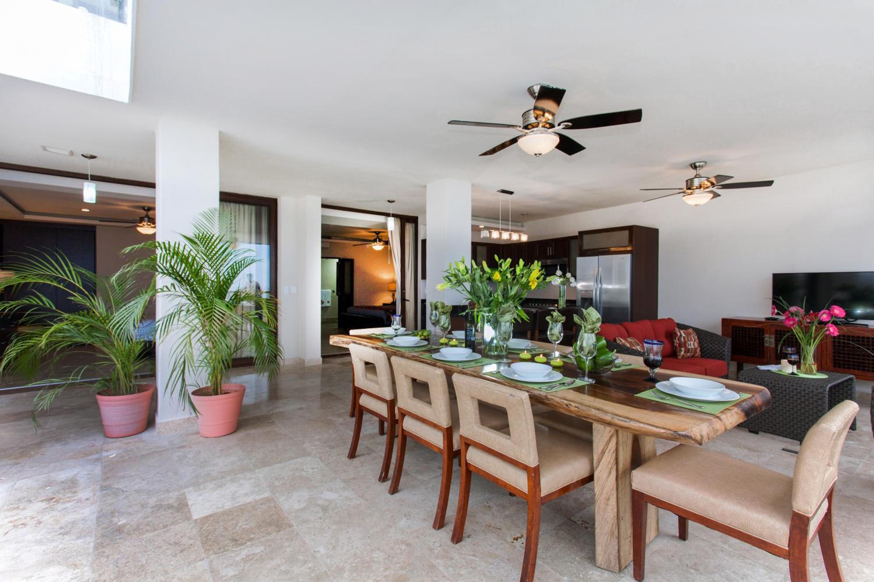 Three-Bedroom Suite with Private Pool - Photo 15