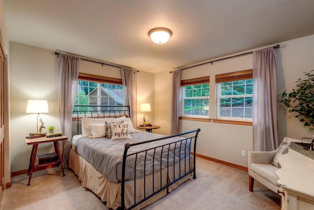 Three-Bedroom House photo 1