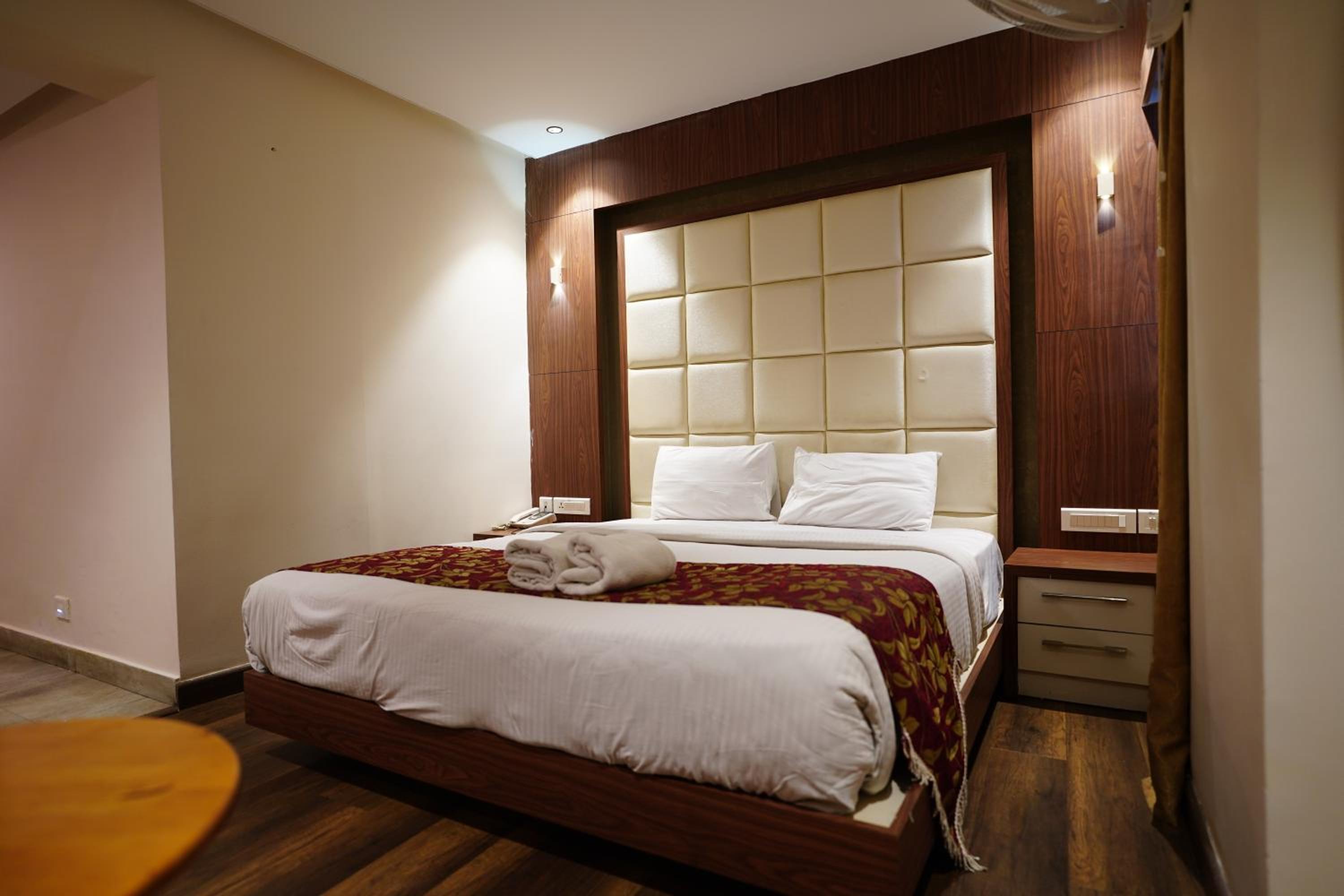 Deluxe Room - Photo 32