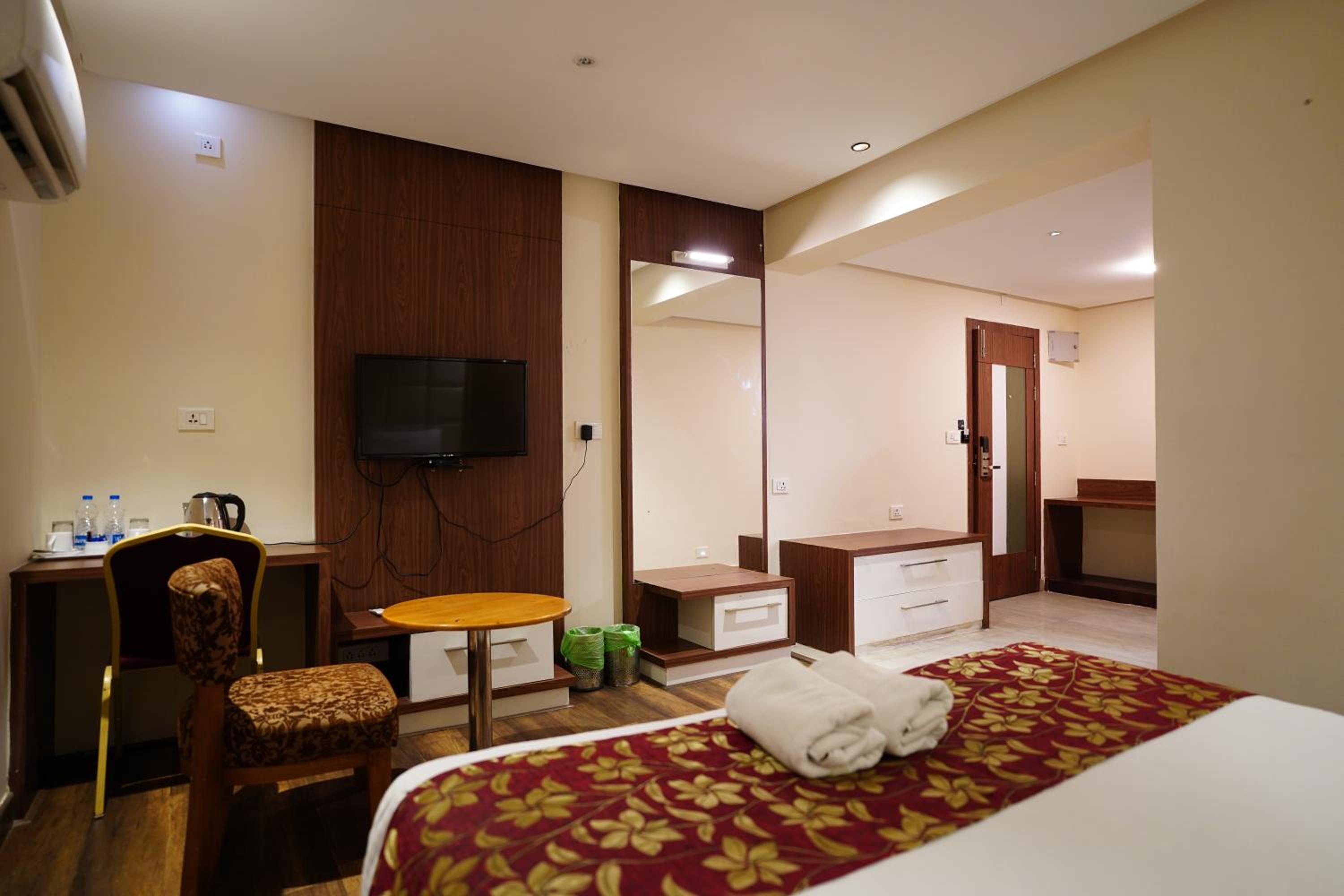 Deluxe Room - Photo 33