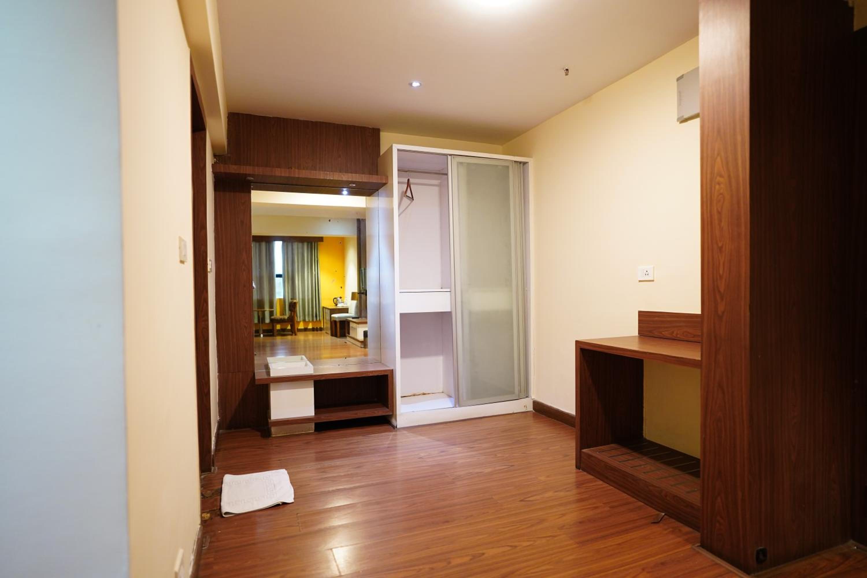 Deluxe Room - Photo 20