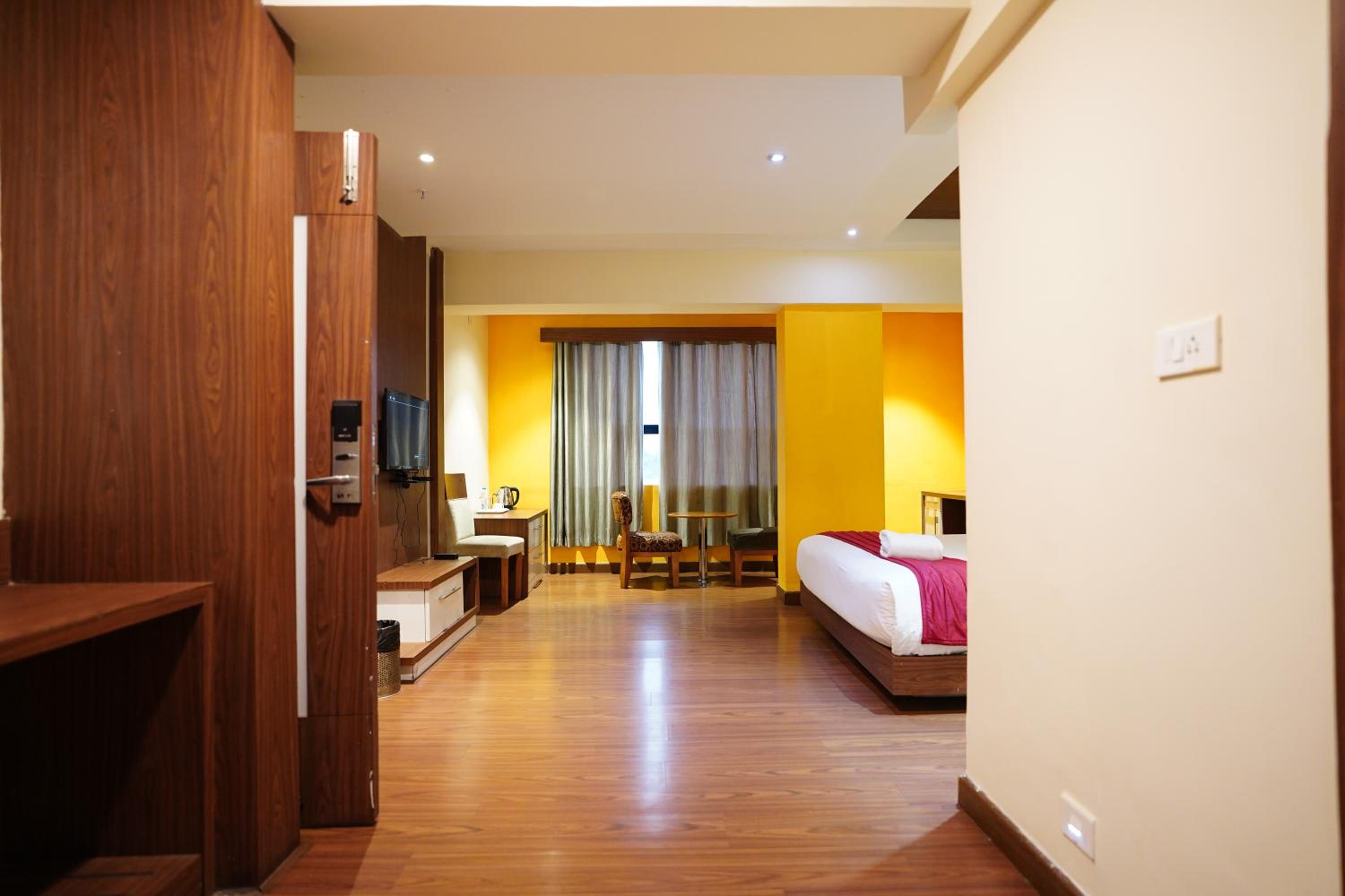 Deluxe Room - Photo 16
