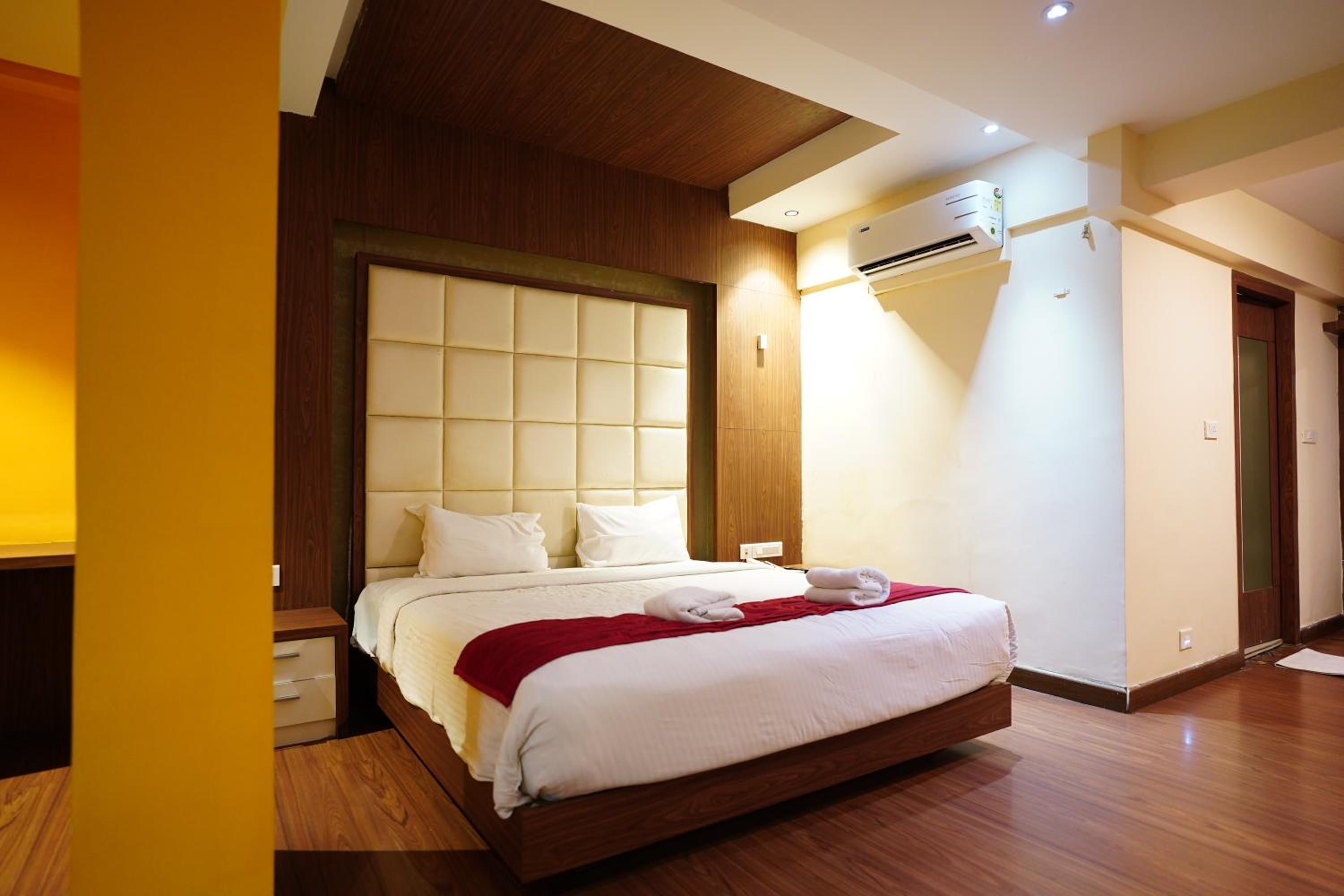 Deluxe Room - Photo 14