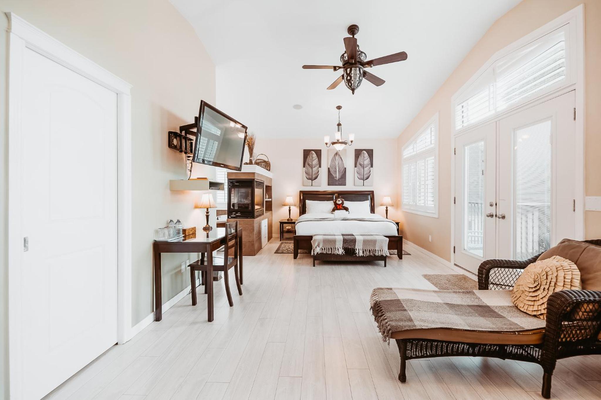 Deluxe King Room