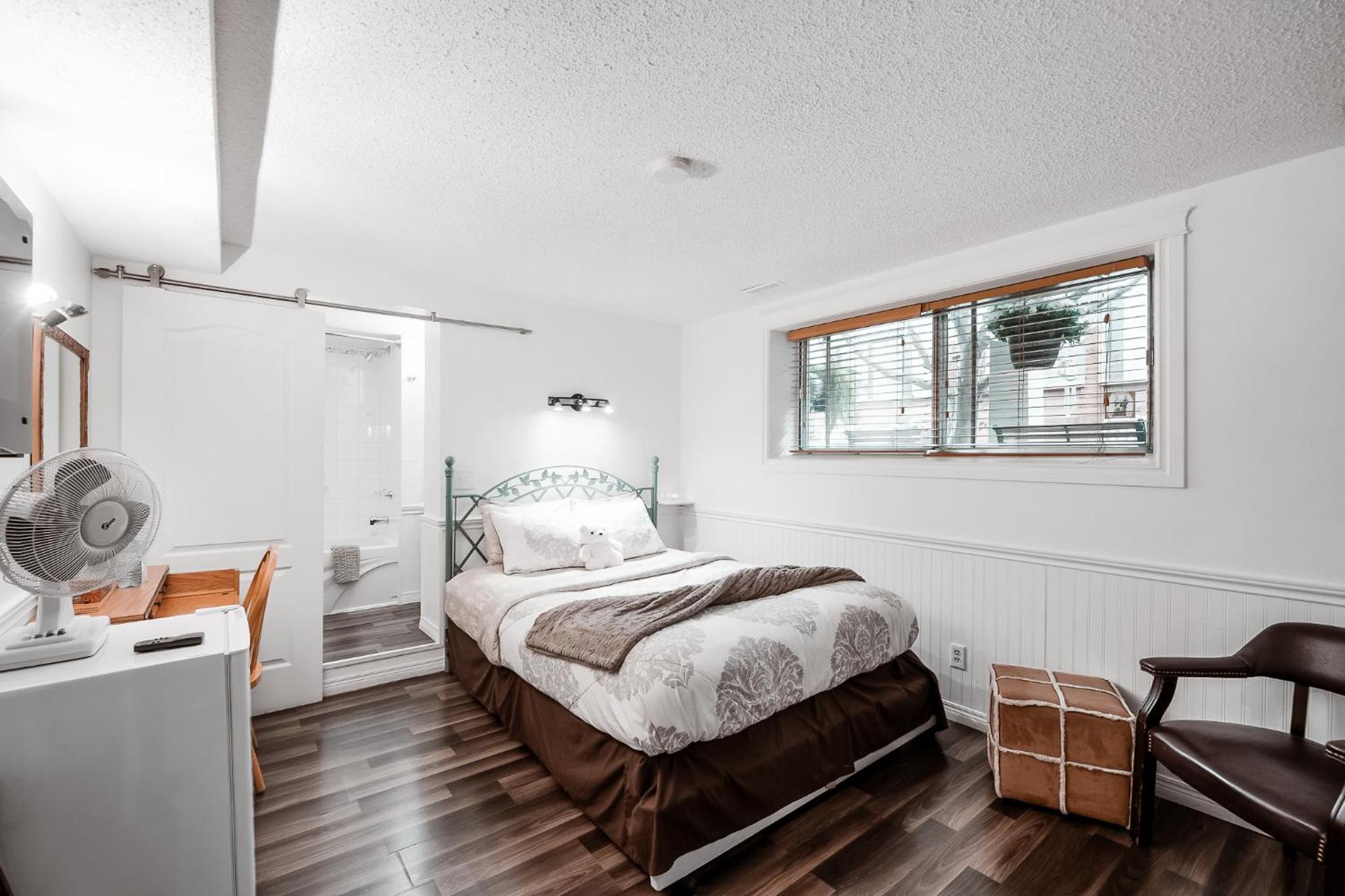 Queen Room