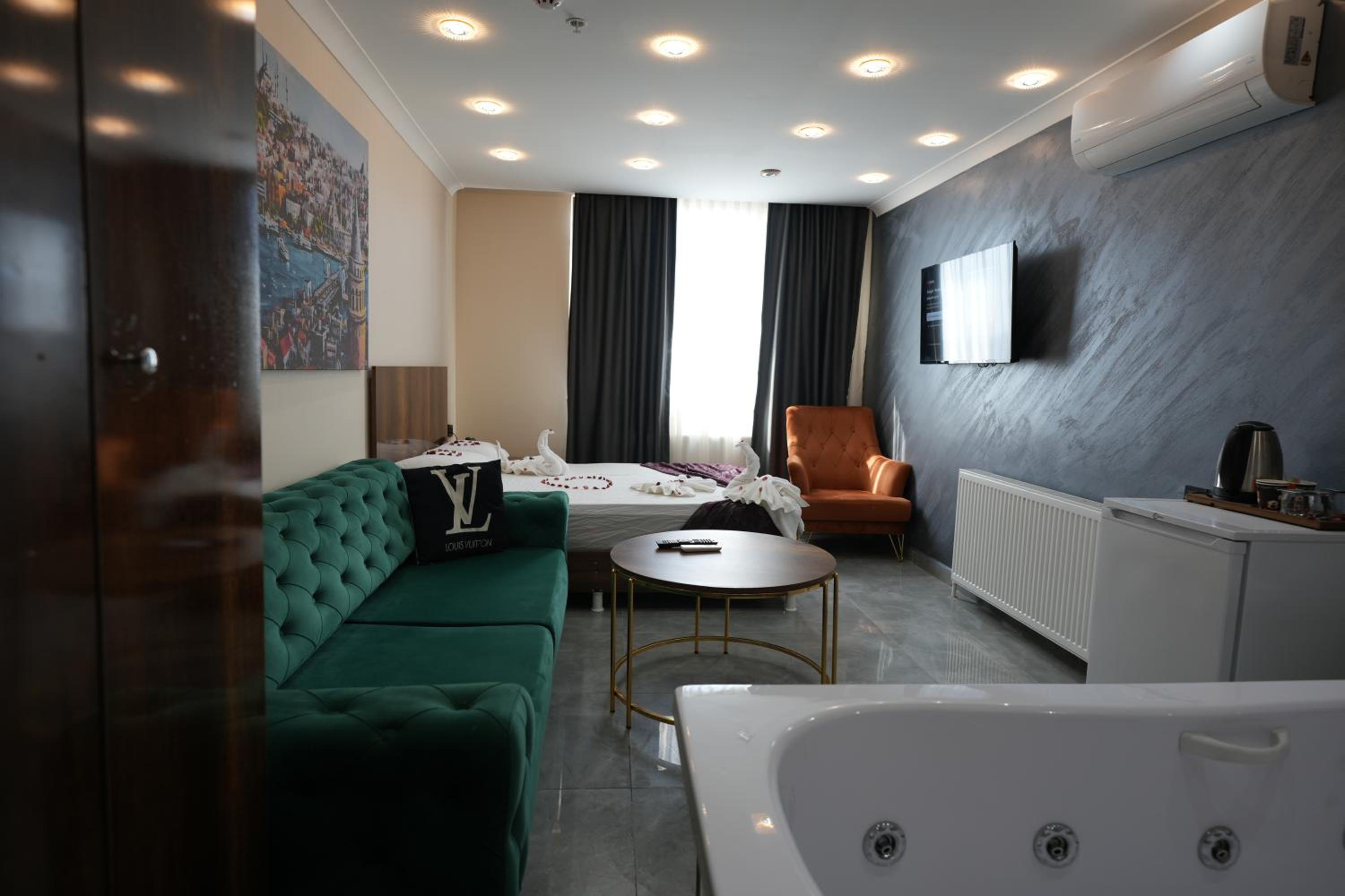 Deluxe Double Room With Bath photo 1