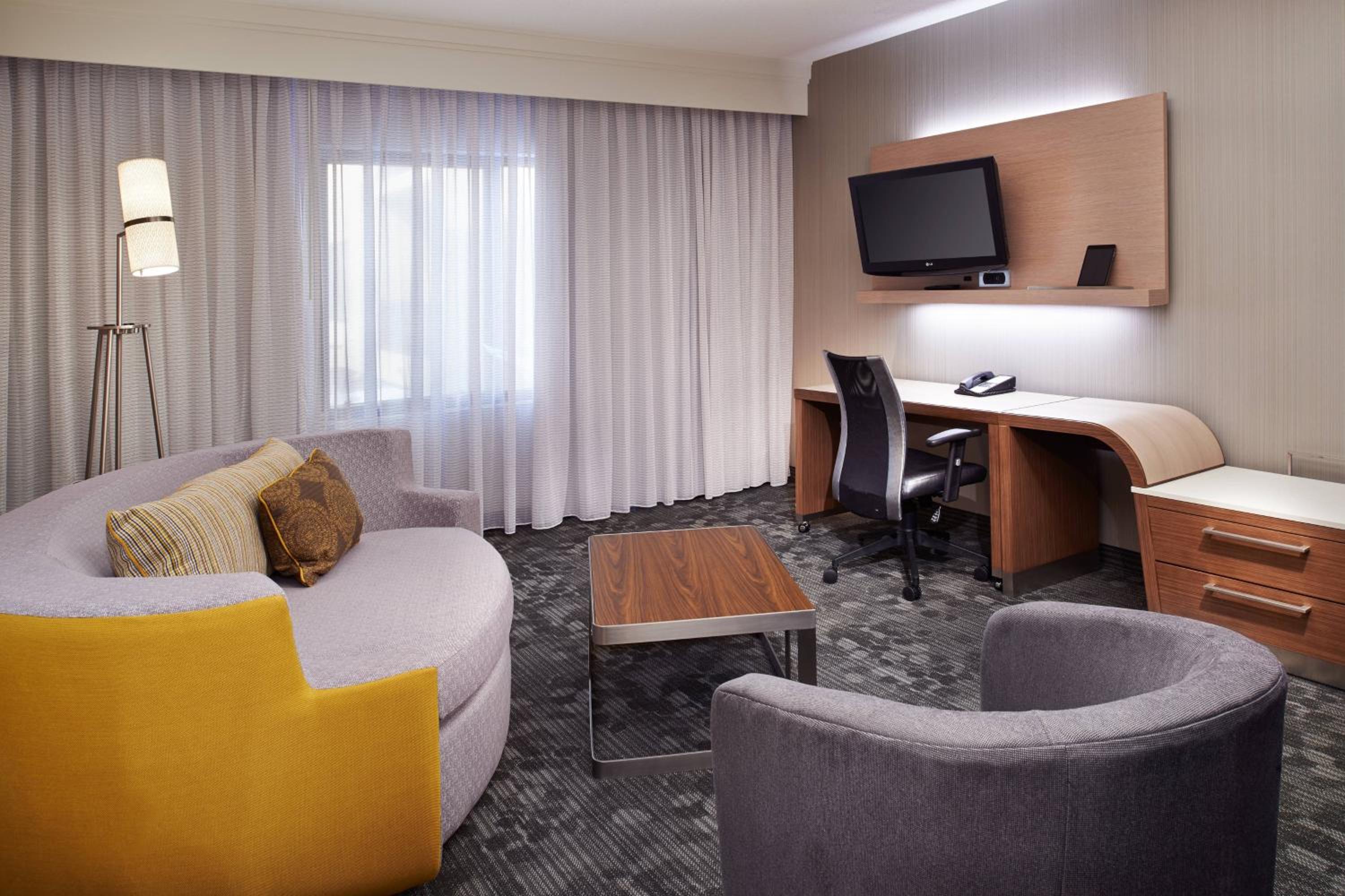 King Suite with Sofa Bed - Photo 4