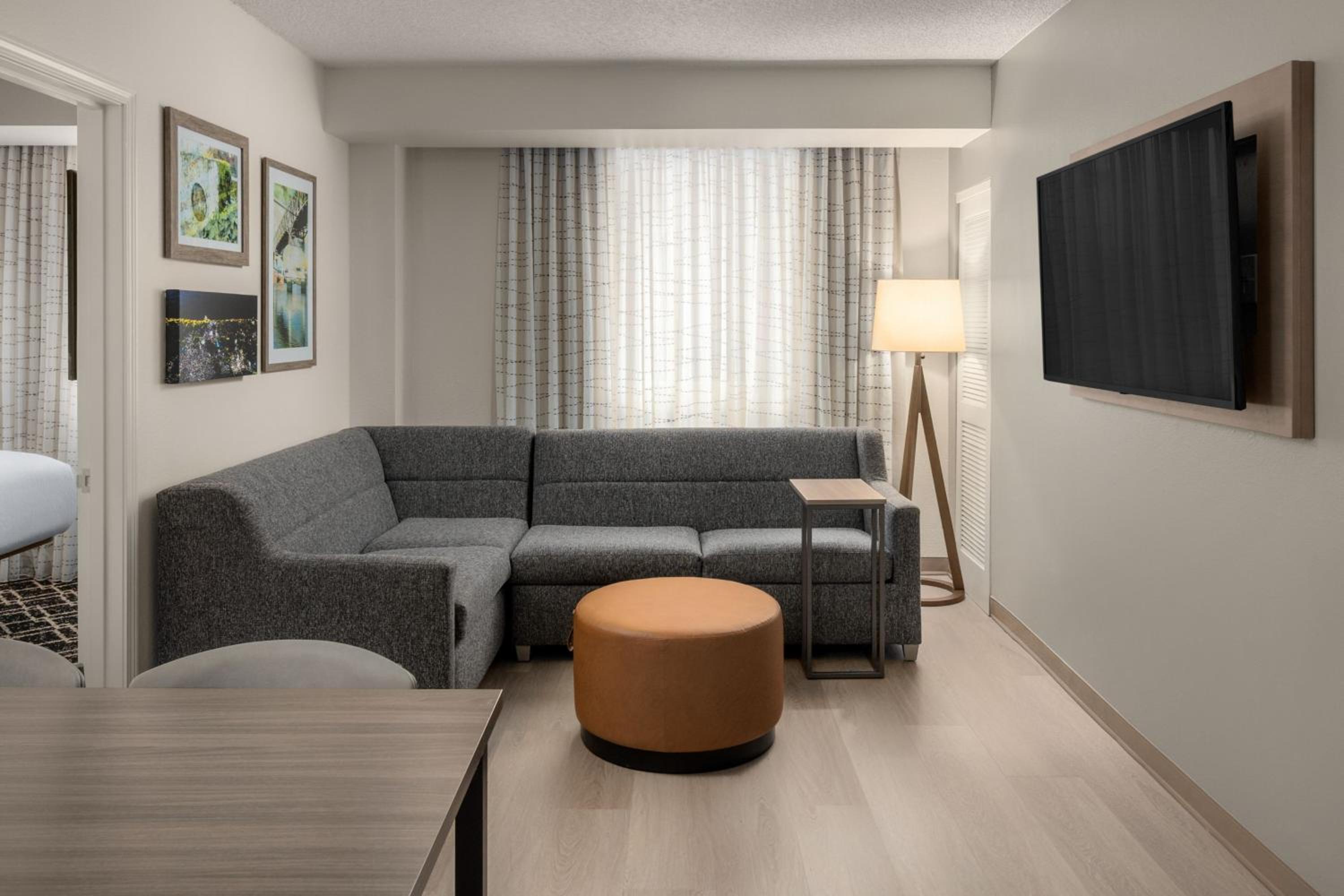 Two-Bedroom Suite - Photo 3