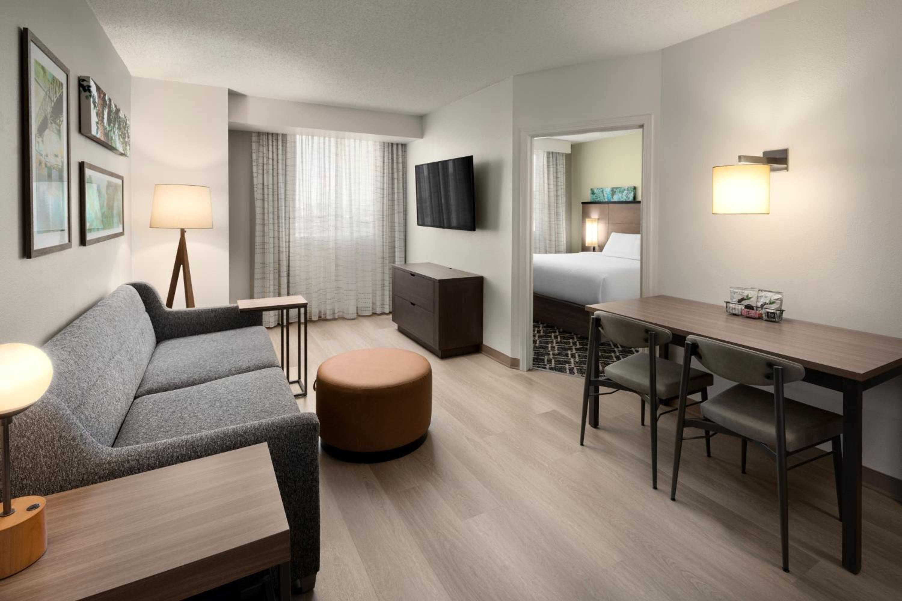 One-Bedroom King Suite with Sofa Bed - Photo 7