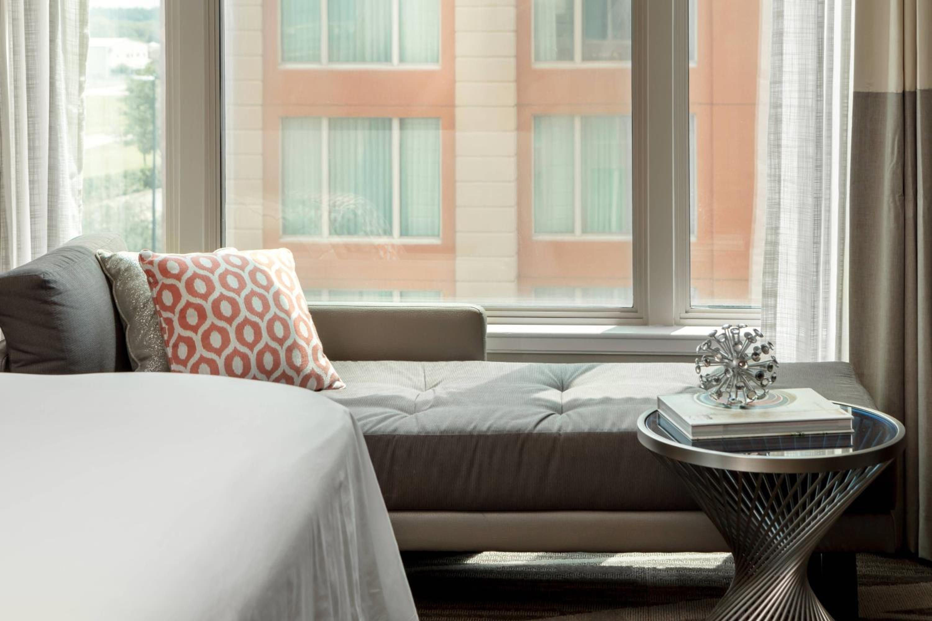 Queen Room with 2 Queen Beds - Photo 4