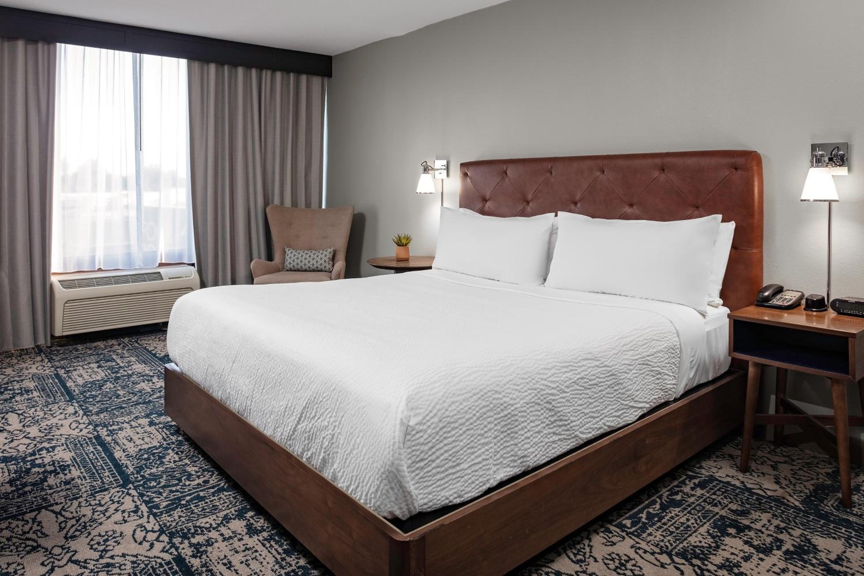 Guest room - King Bed - Photo 1