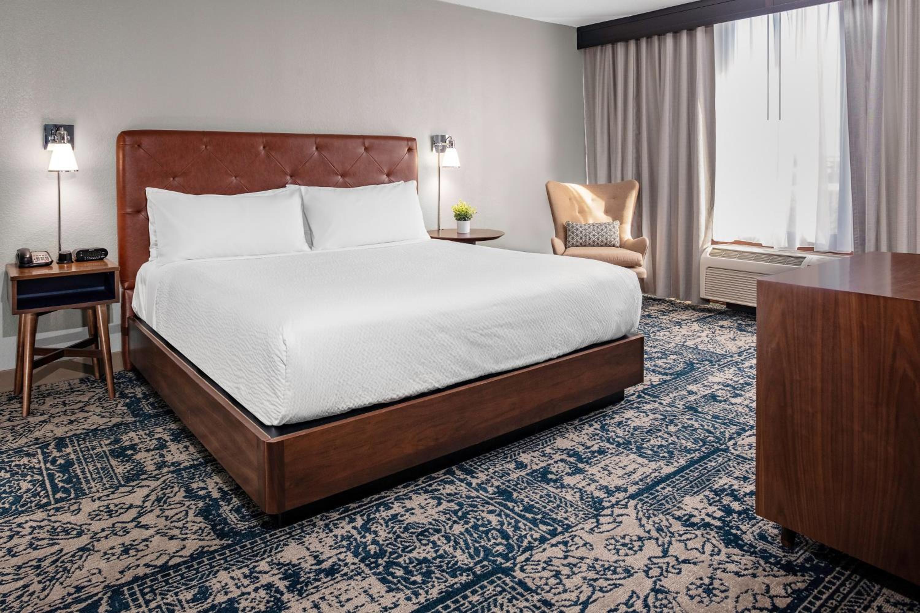 Guest room - King Bed - Photo 3