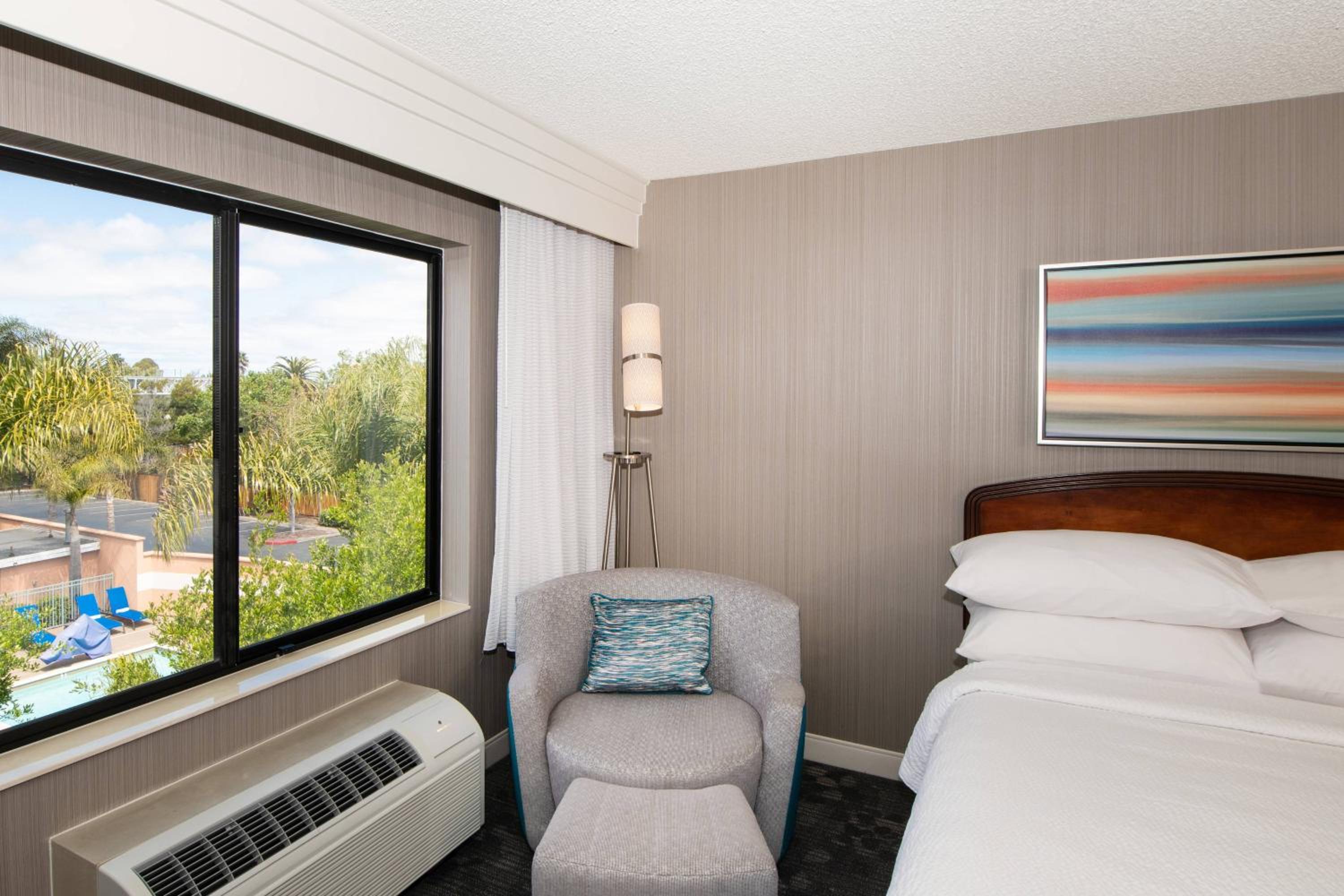 Queen Room with Two Queen Beds - Photo 2