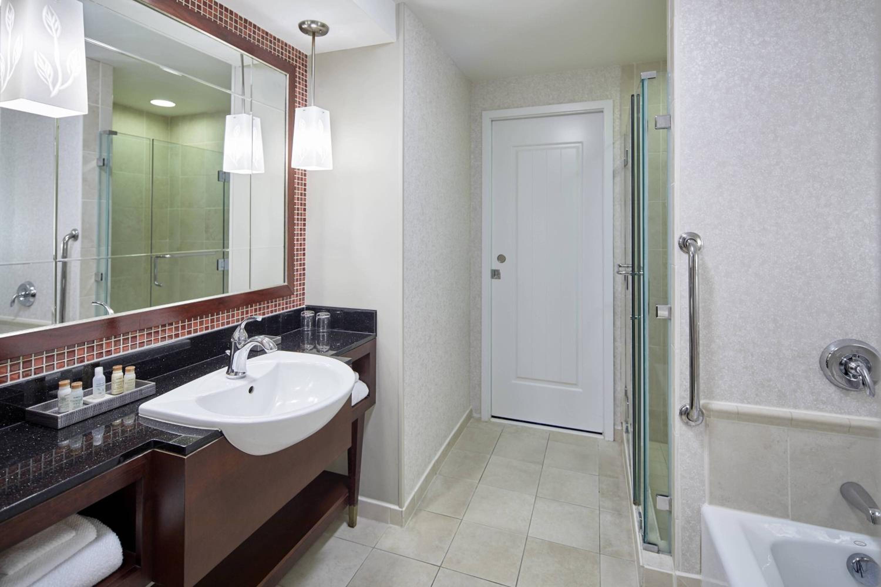 Executive King Suite with Sofa Bed photo 3