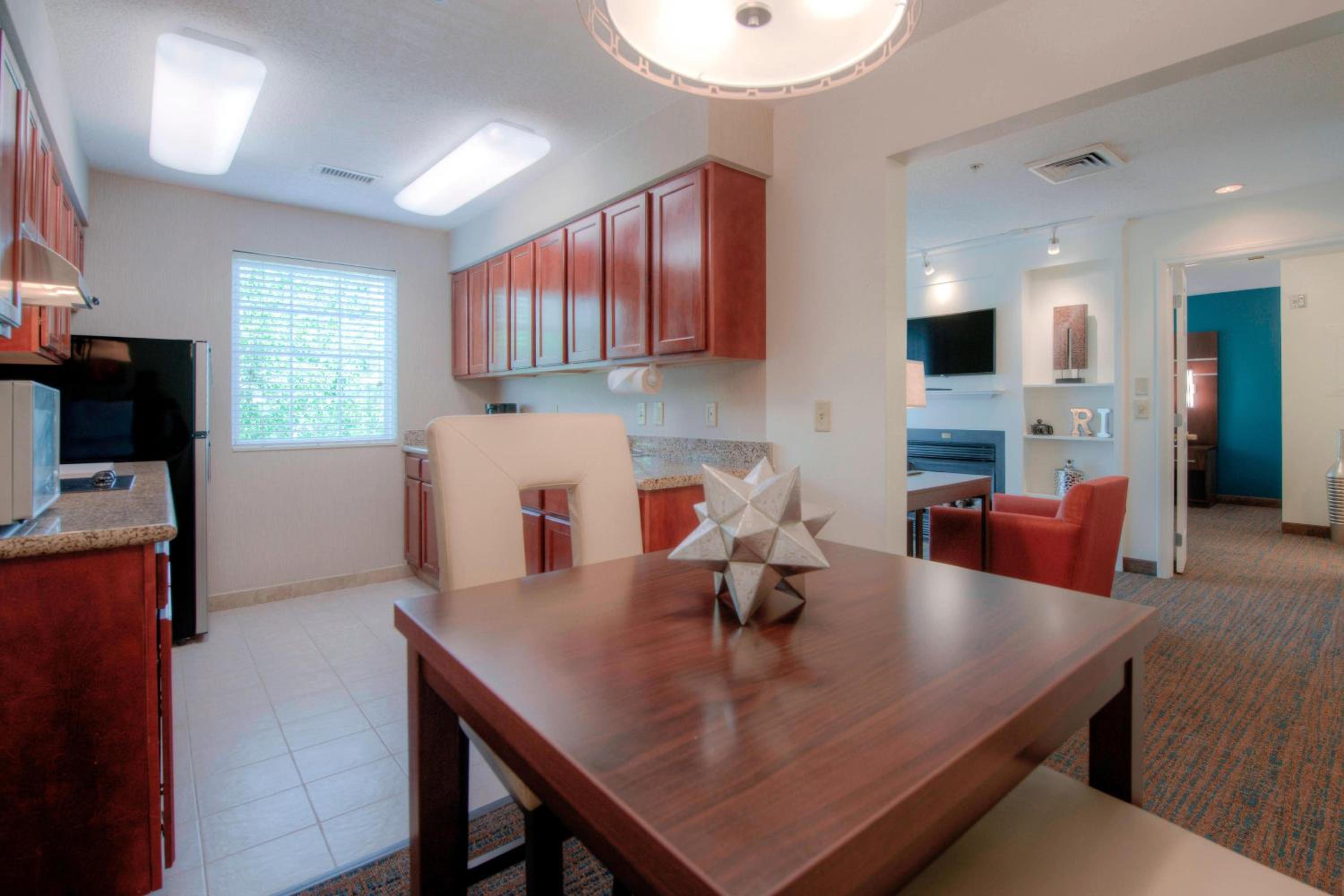 Executive King Suite - Photo 6