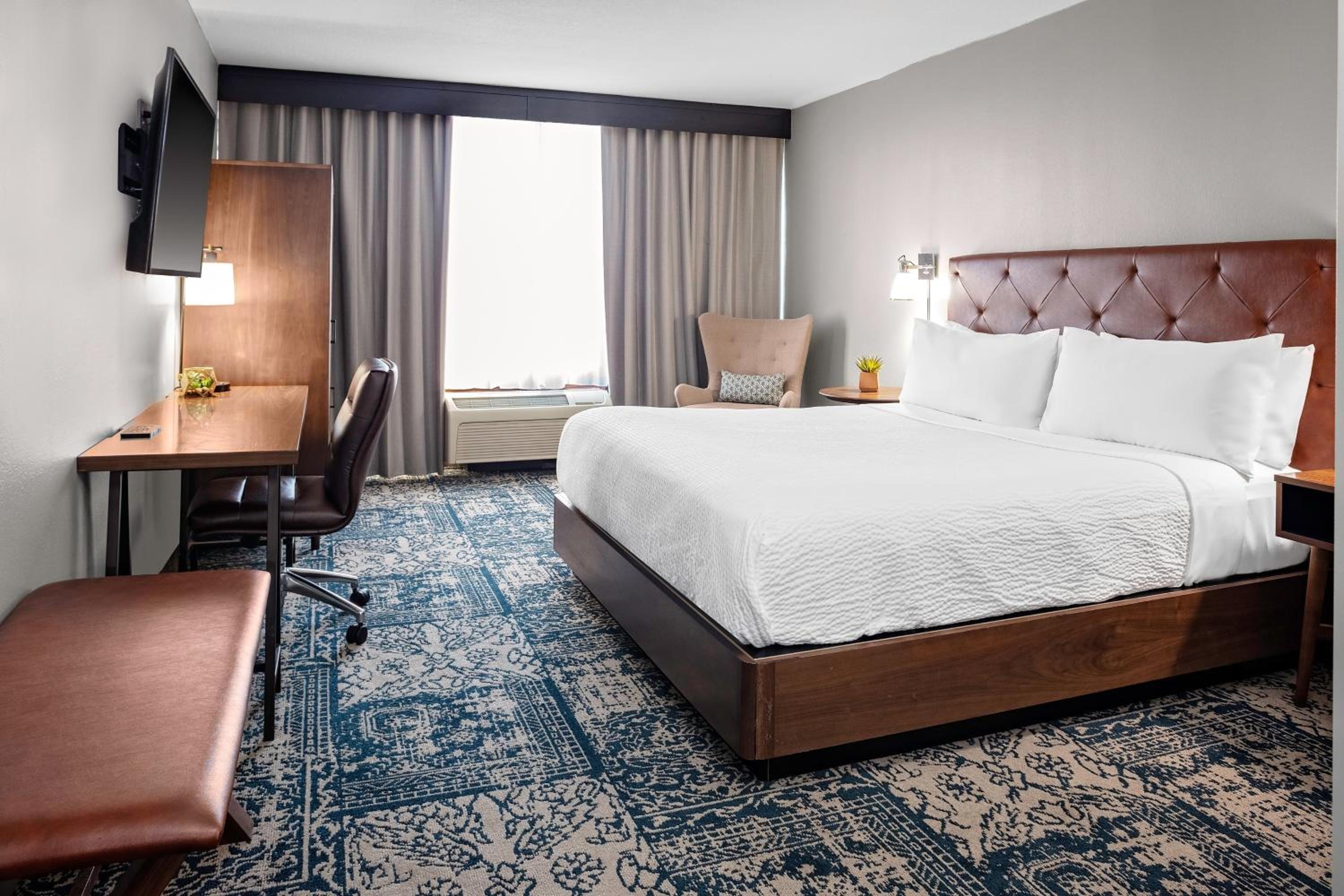 Guest room - King Bed - Photo 2