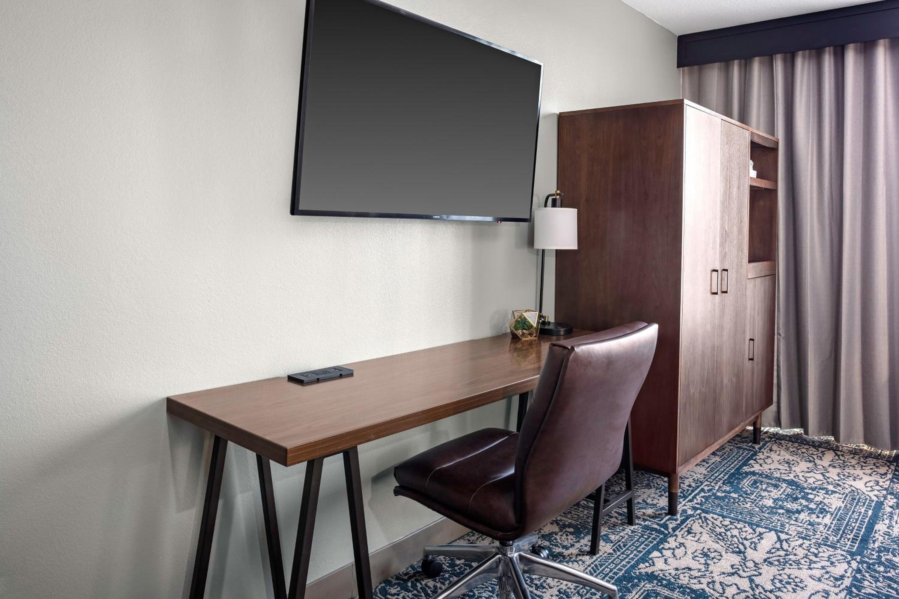 Guest Room - Two Double Beds - Photo 2