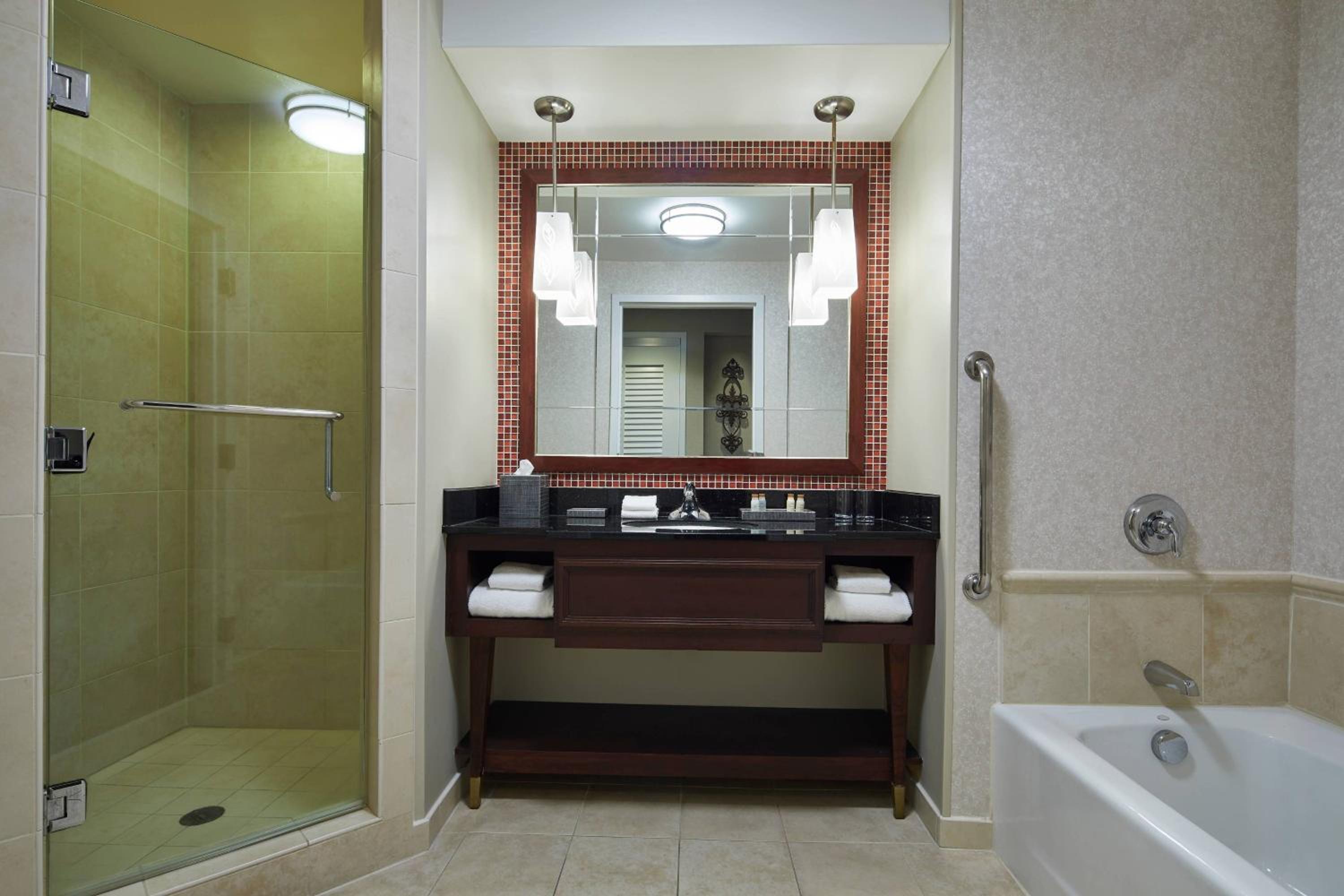 Club level, Guest room, 1 King, Top floor photo 2