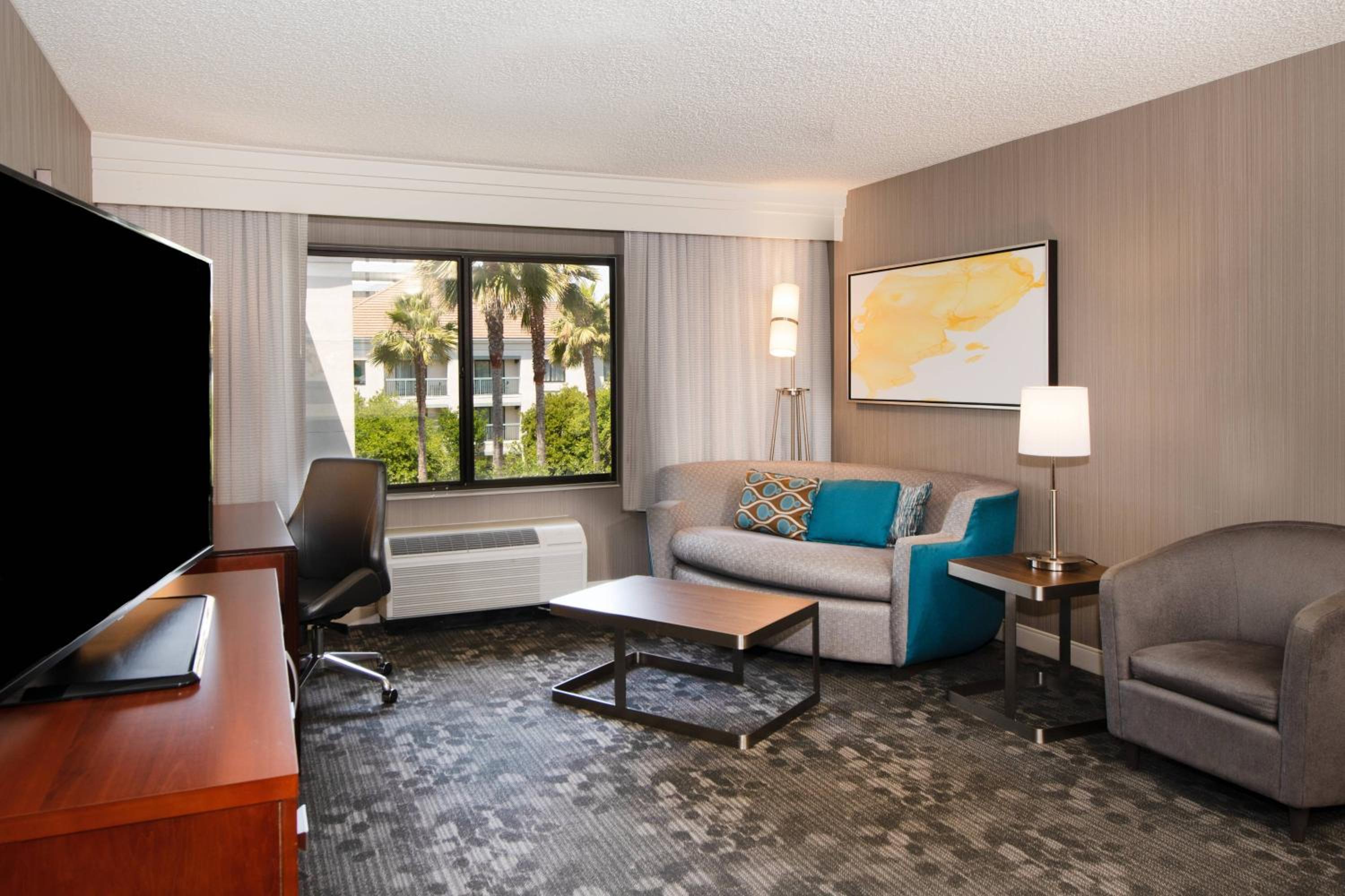 King Suite - Photo 2