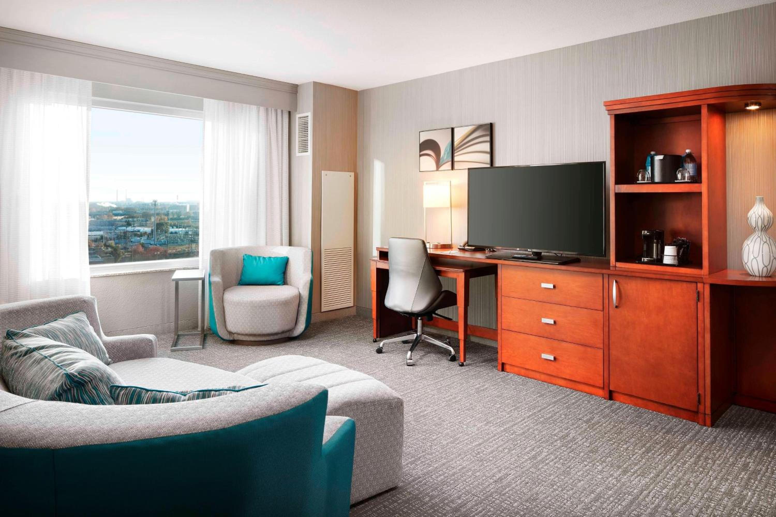 Suite, 2 Queen, Sofa bed photo 3