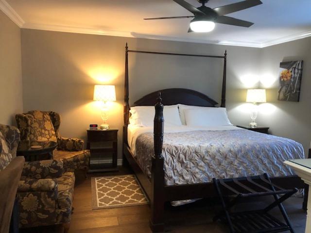 Wilkes King Room photo 1