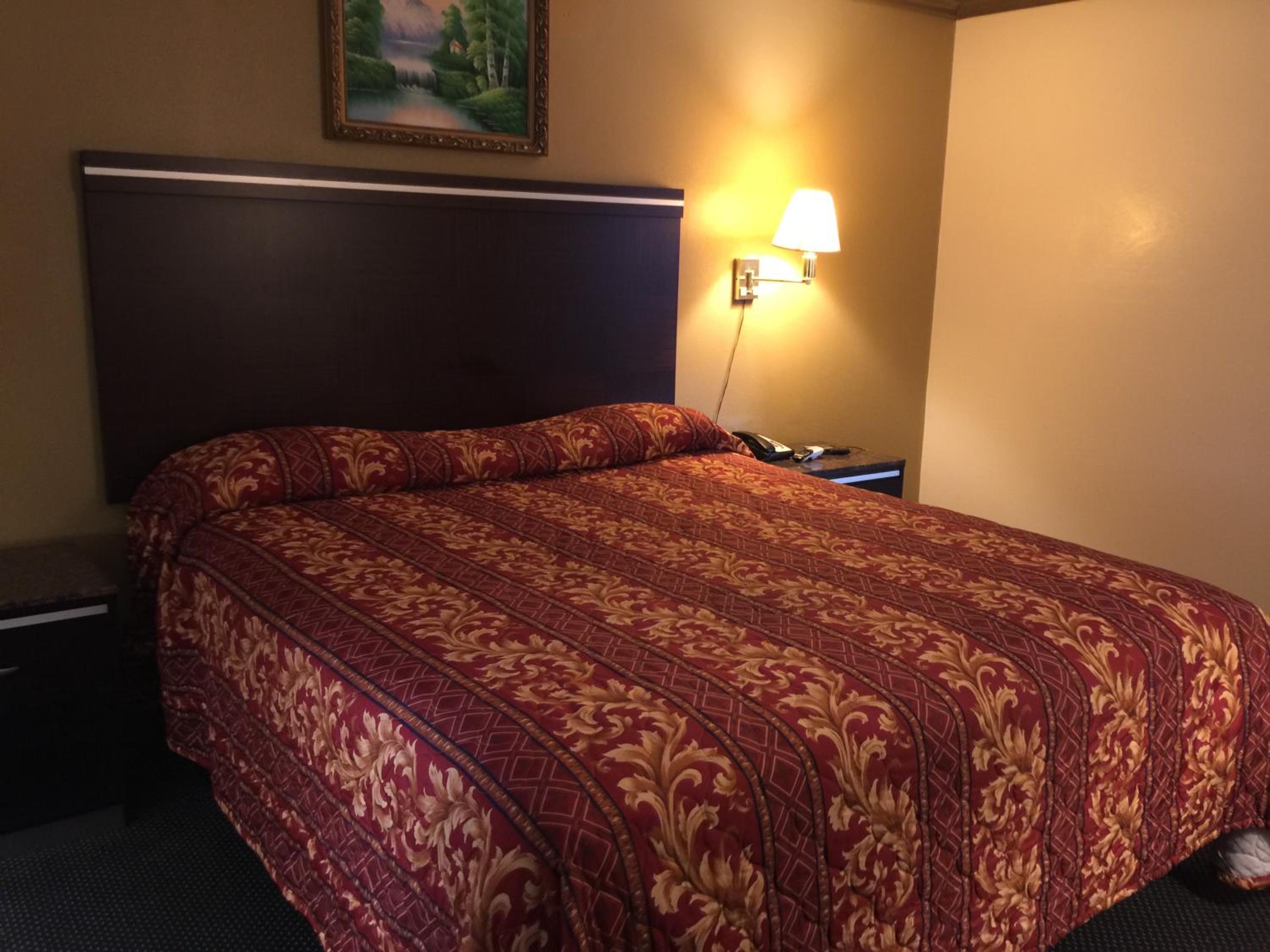 King Room - Non-Smoking photo 1