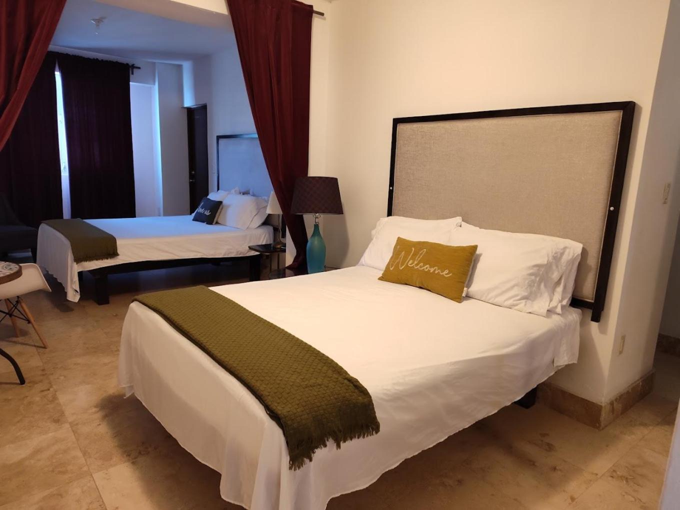 Double Room with Balcony (3 Adults) photo 3