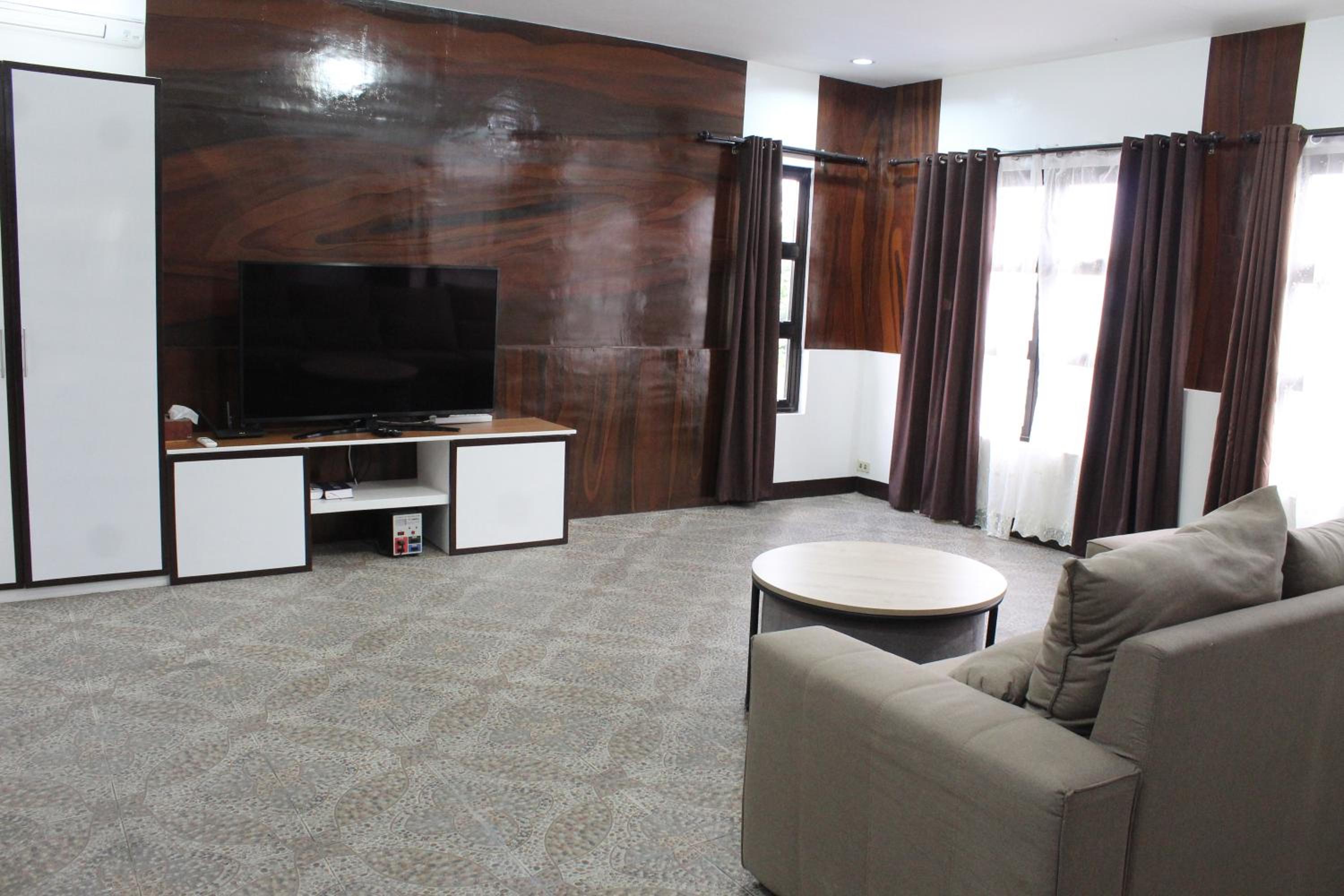 Superior Family Room
