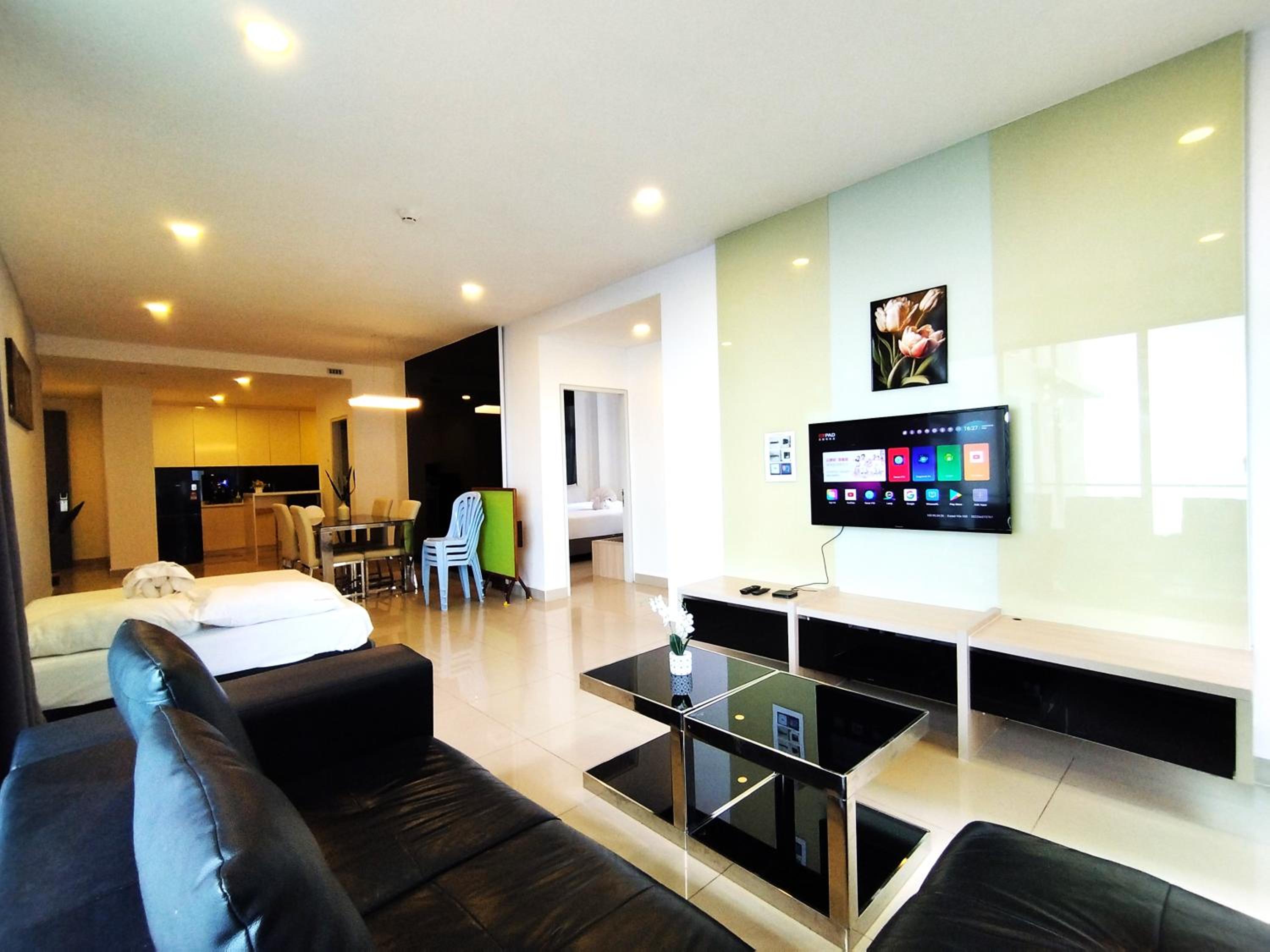 Apartment with Mountain View - Photo 11
