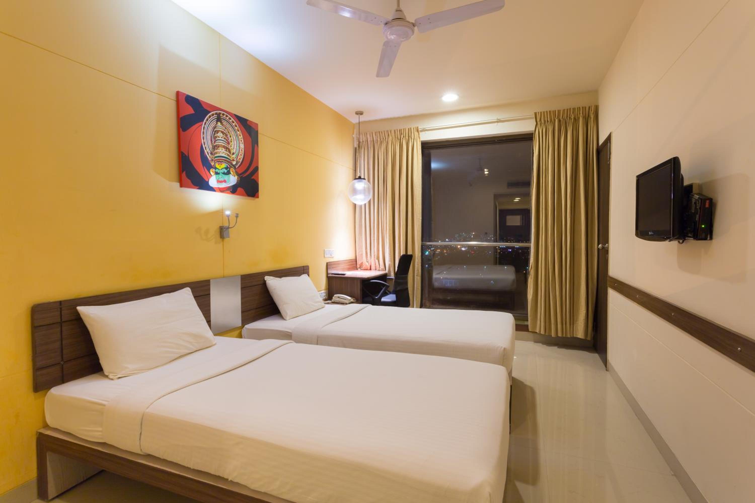 Queen Room - Photo 7