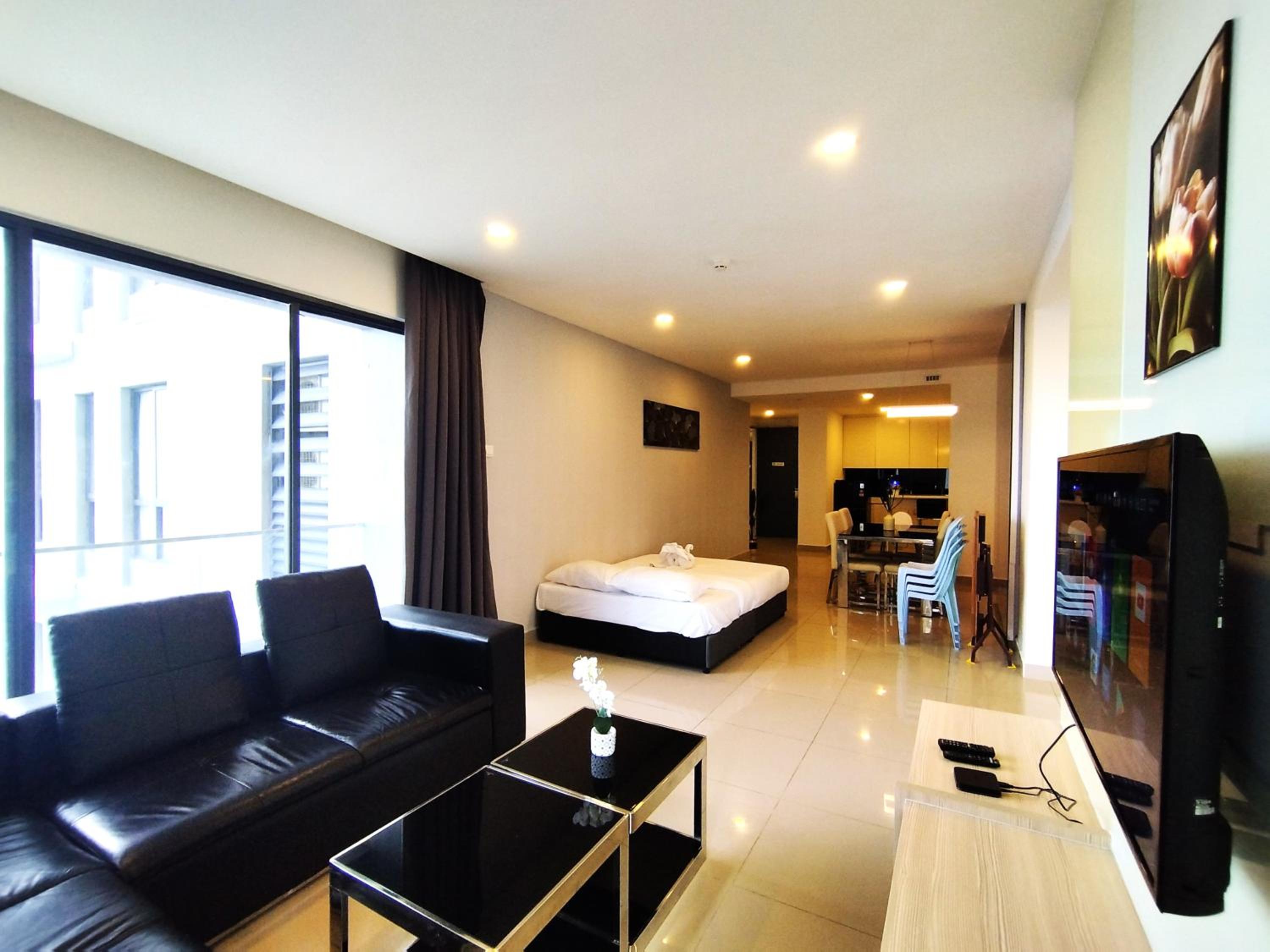 Apartment with Mountain View - Photo 12