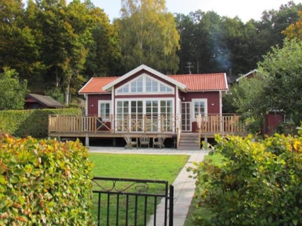 Three-Bedroom Vacation Home  photo 2
