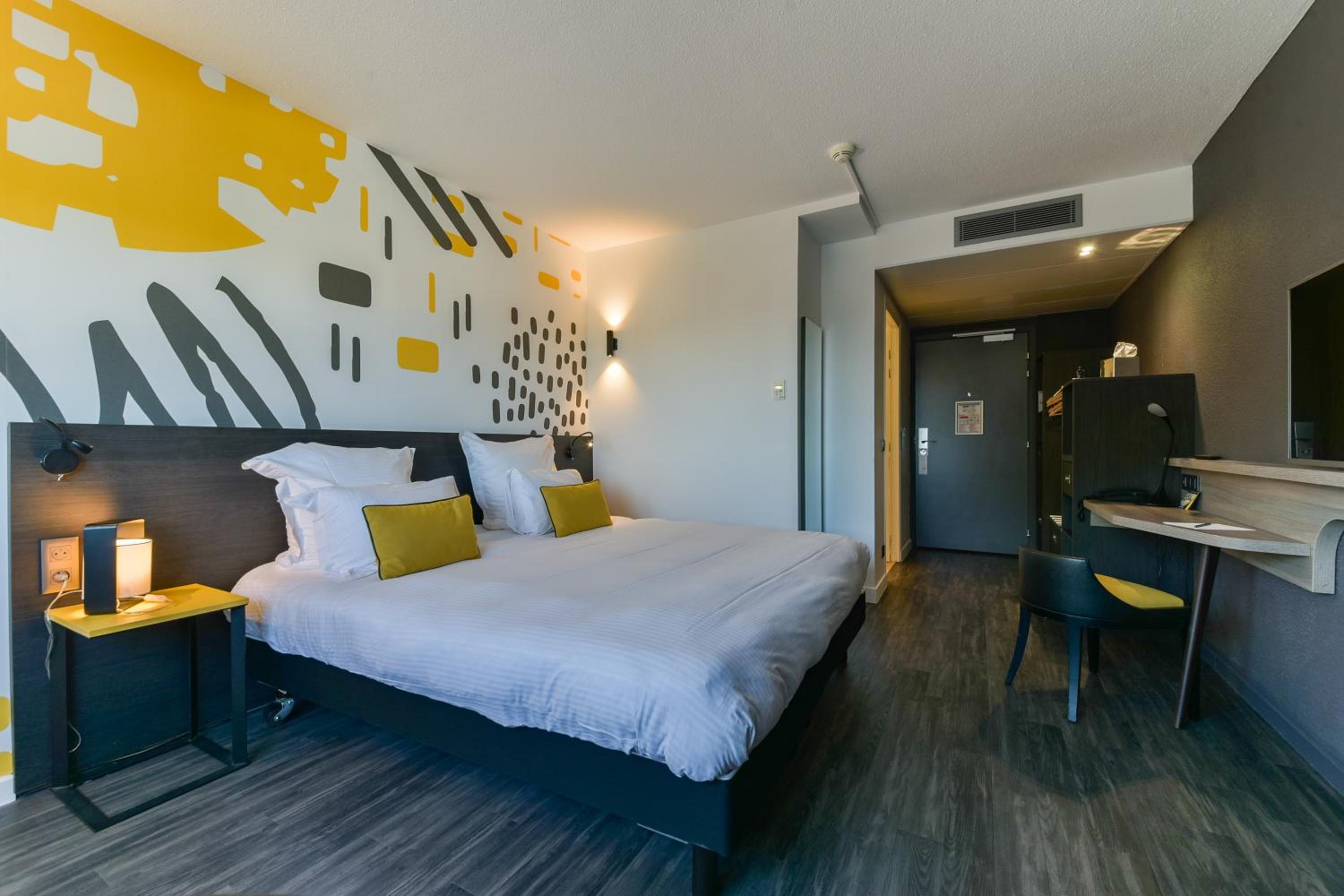 Executive Room with 1 Double Bed and 1 Sofa Bed