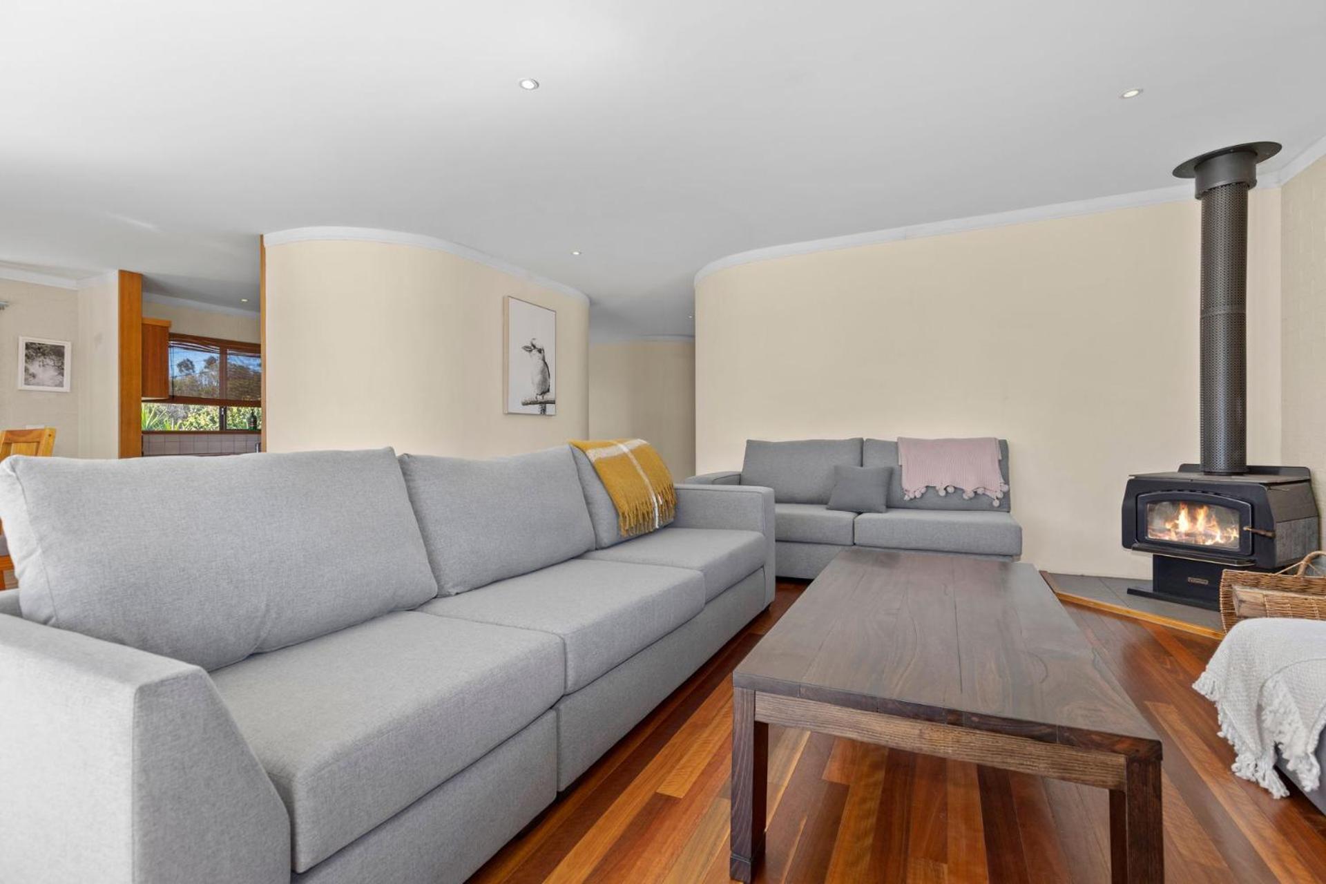Five-Bedroom House photo 1