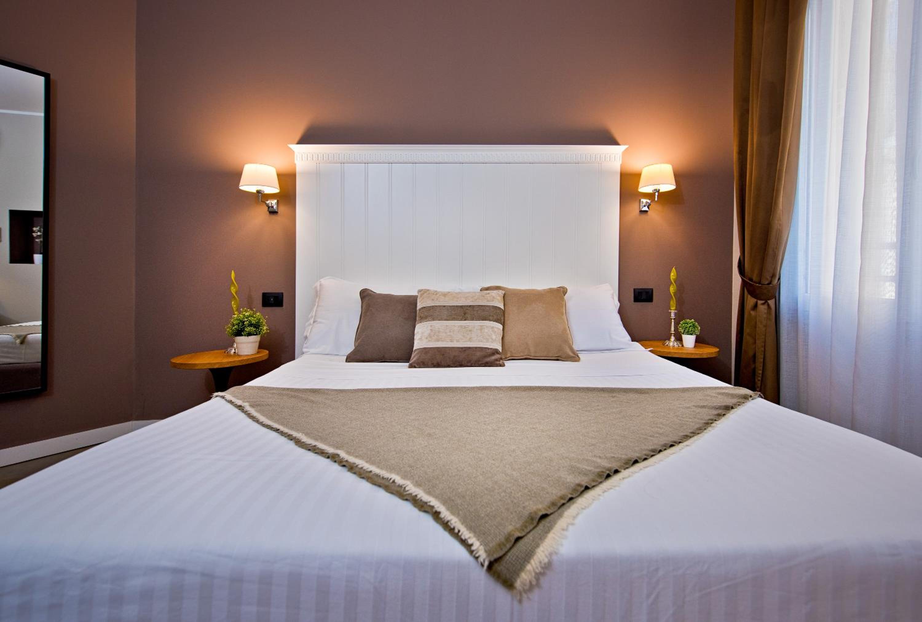 Standard Double Room photo 3