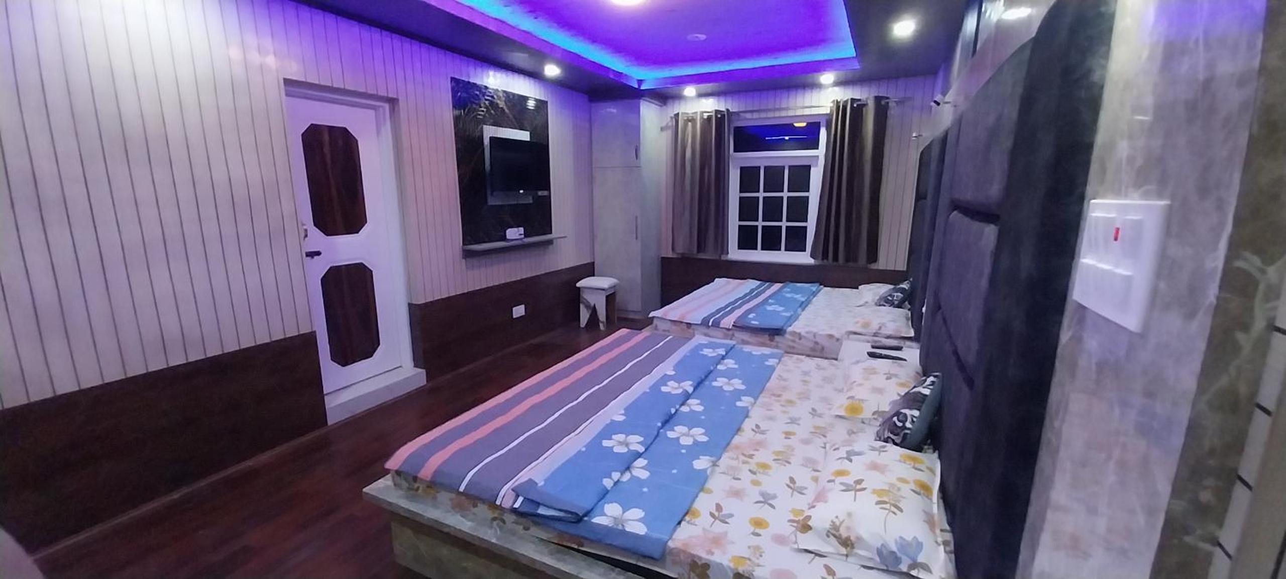 Deluxe Family Room photo 2