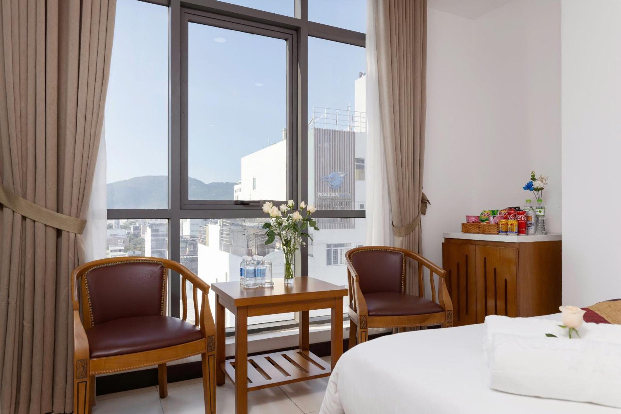 Deluxe Double or Twin Room with City View - Photo 6