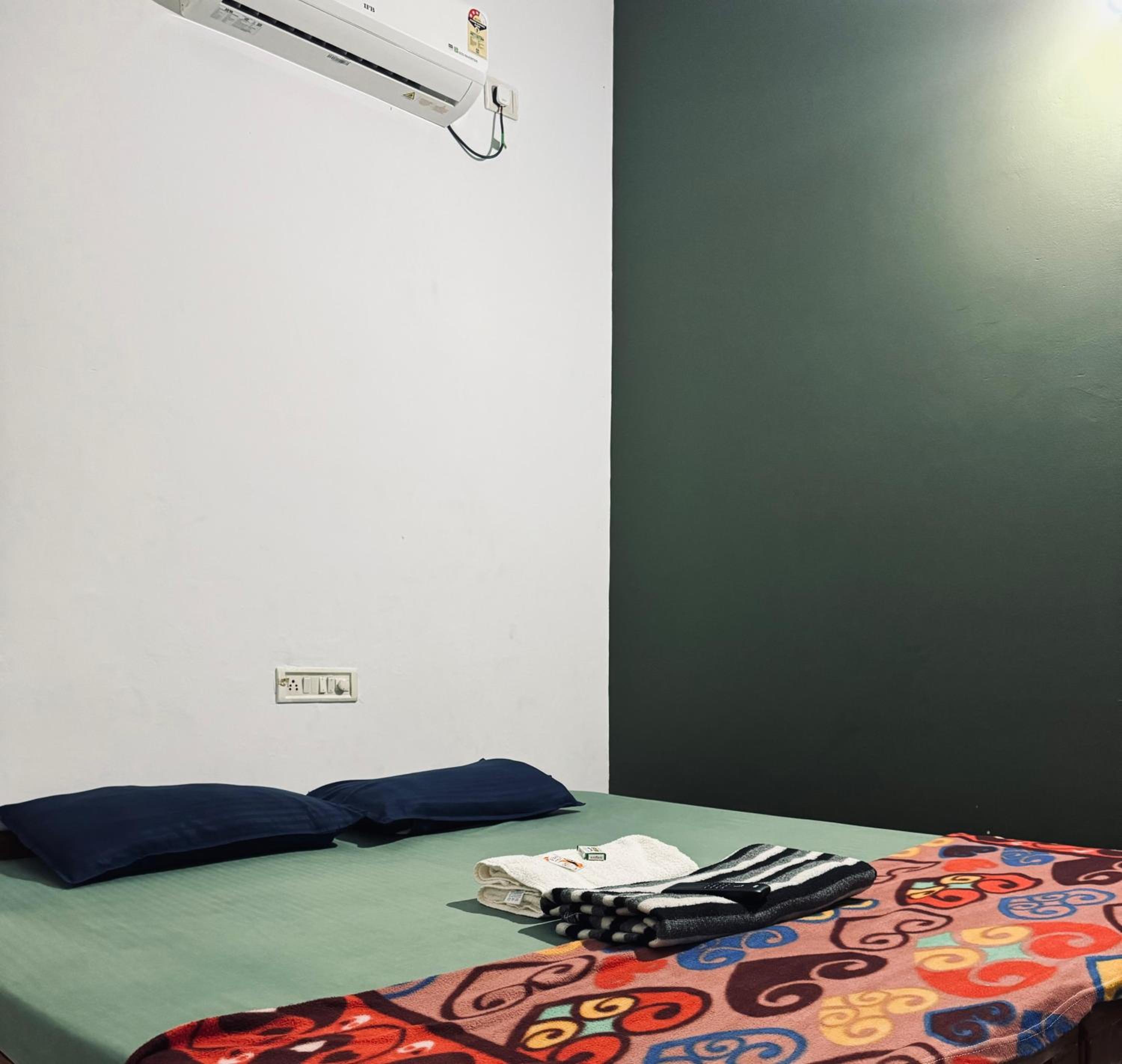 Deluxe Double or Twin Room - Photo 4