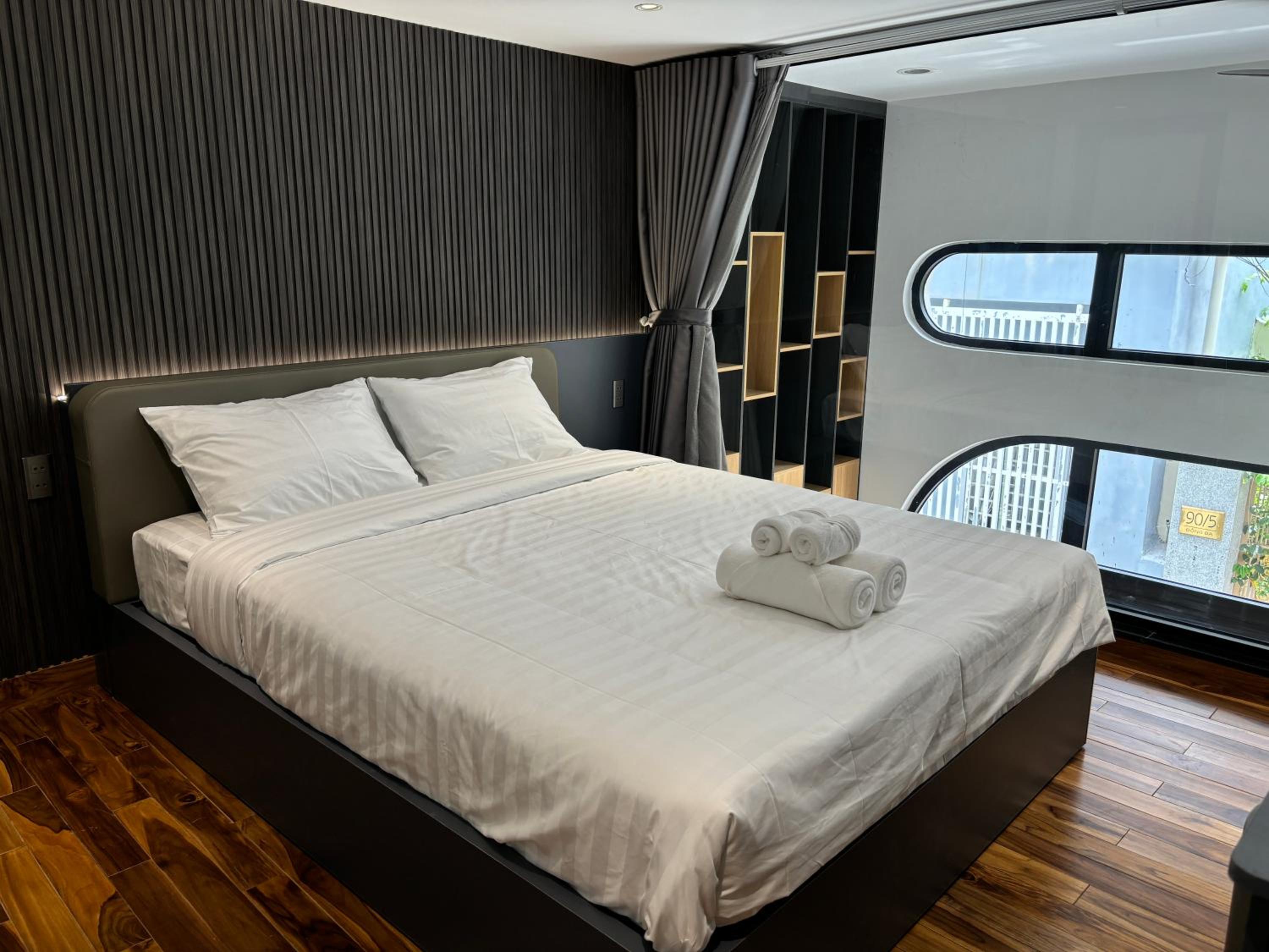 Standard Queen Room