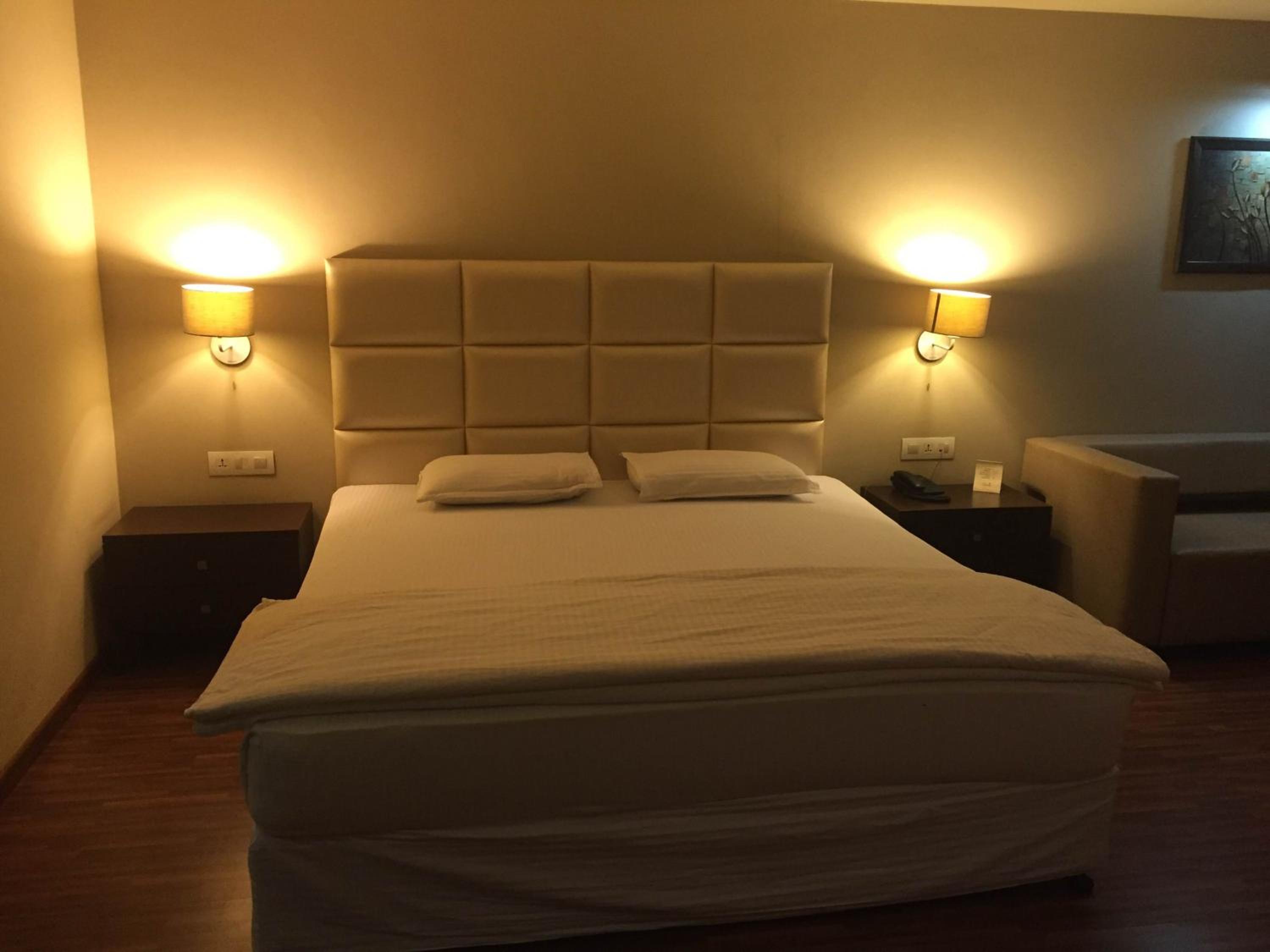 Deluxe Double Room - Photo 10