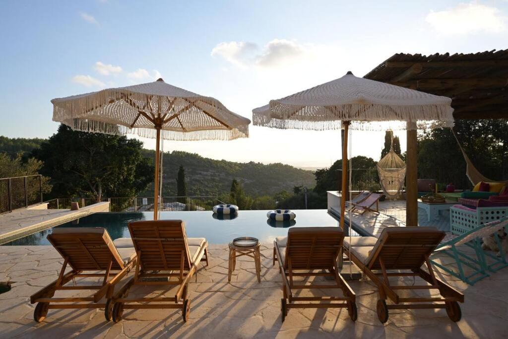 Villa photo 1